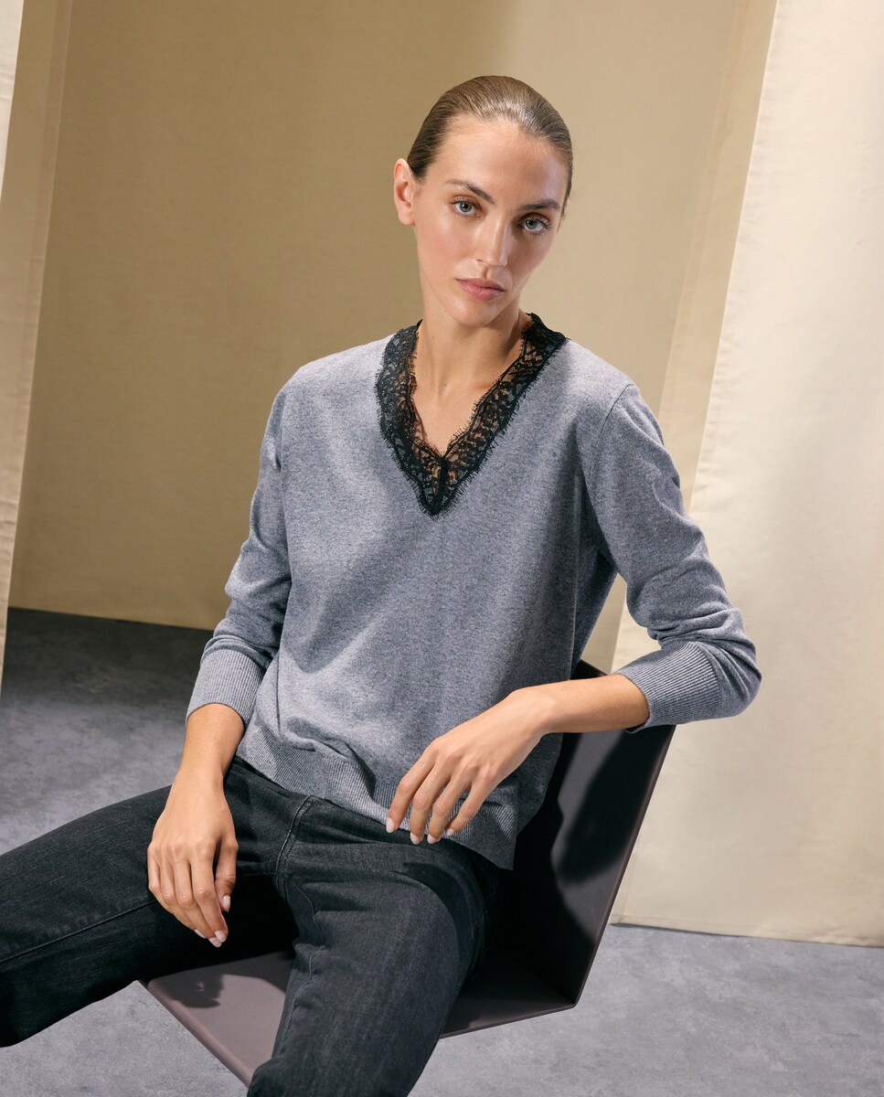 Imagen 0 de Jersey de mujer con cuello pico y blonda 820 Gris medio