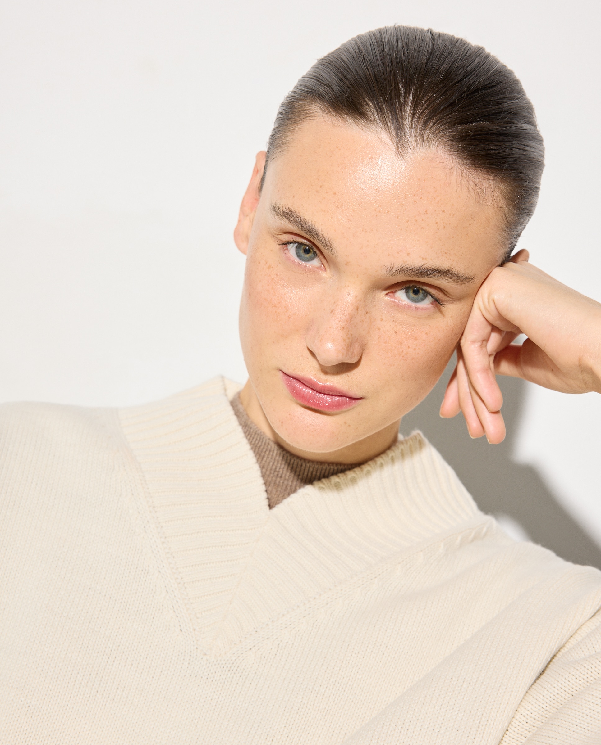 Camisola de Malha Grossa com Decote em Bico Fechado 120 Cru-2