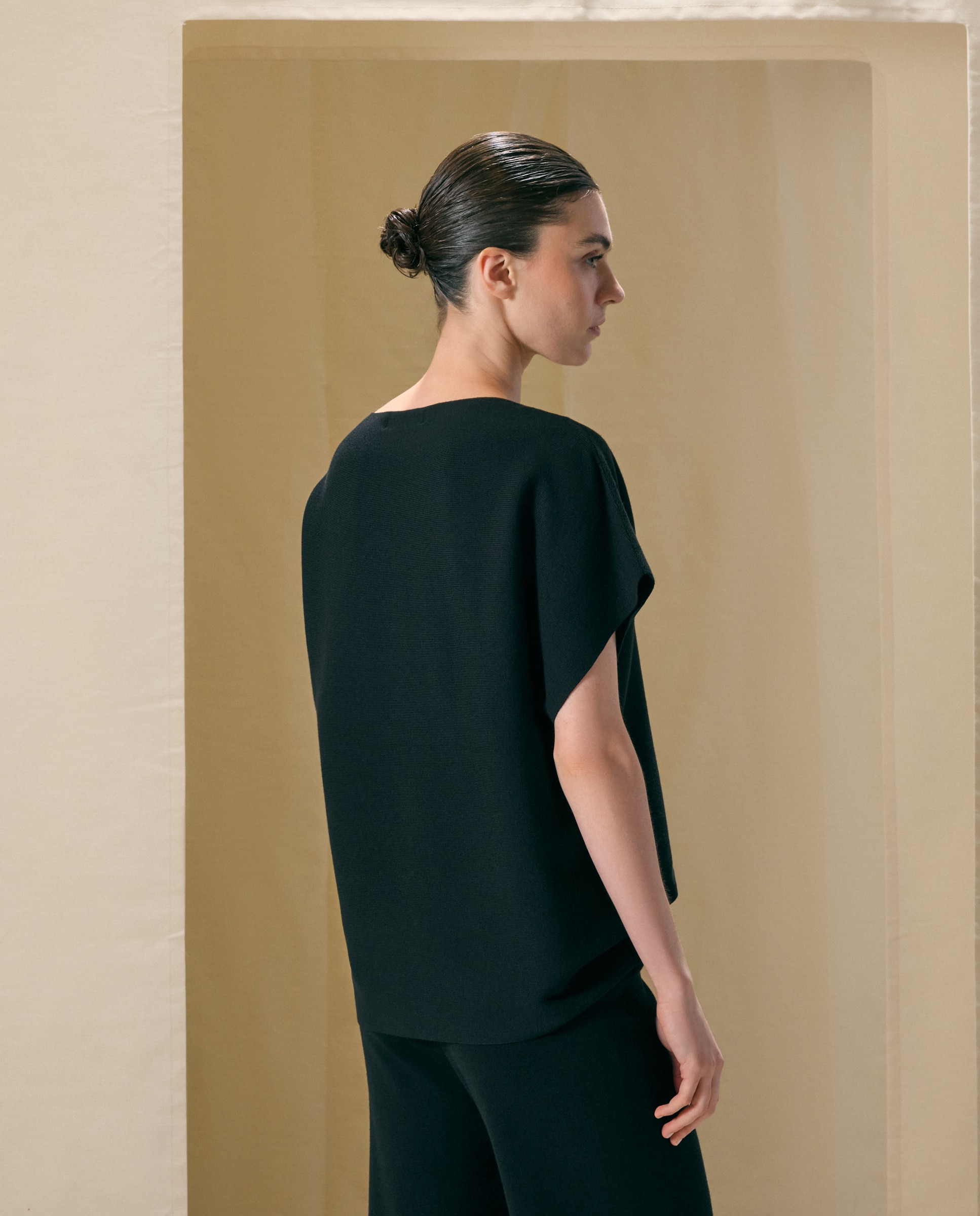 Camisola com Manga Curta e Colarinho de Polo Preto-3