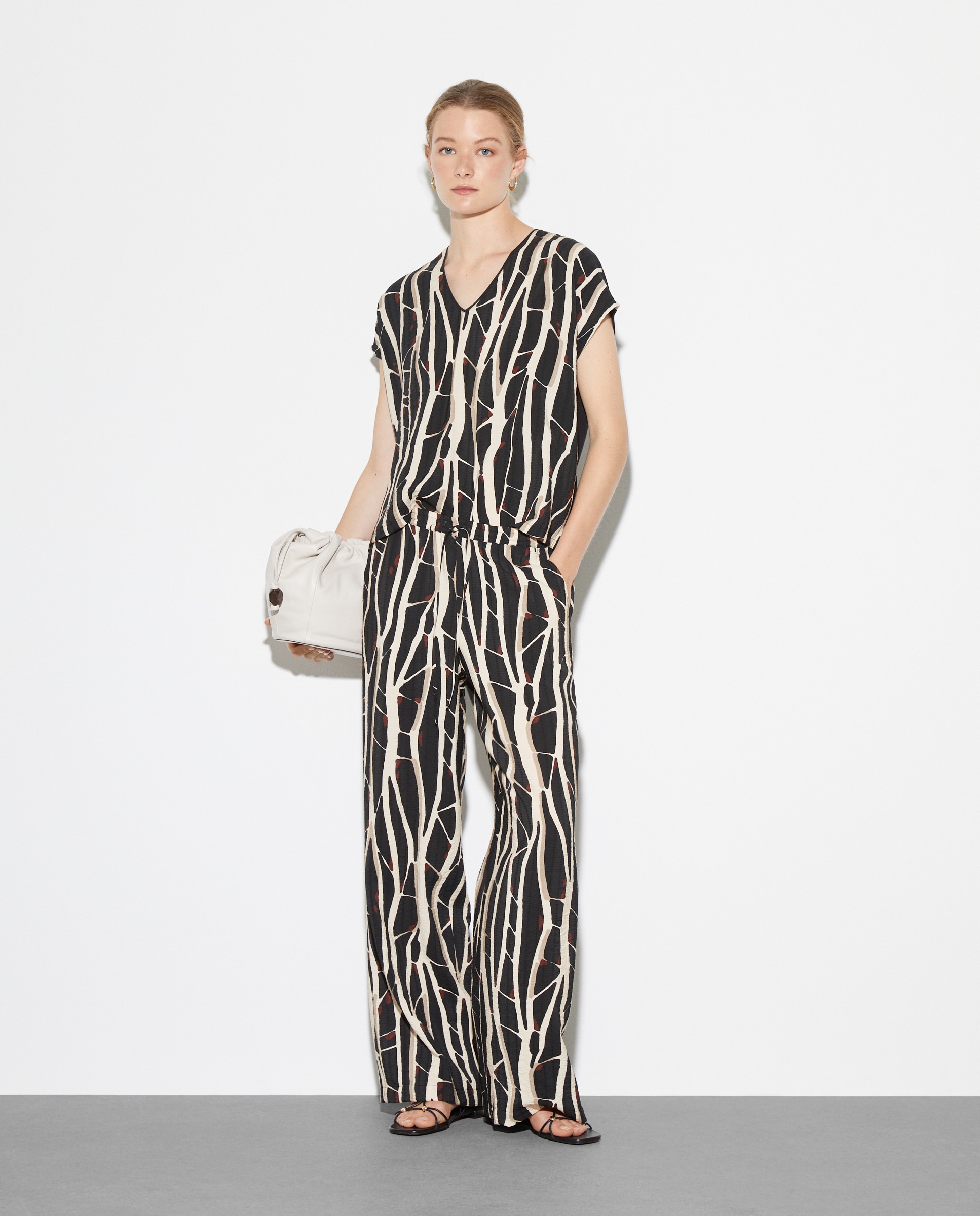 Calças Largas de Viscose Preto-1