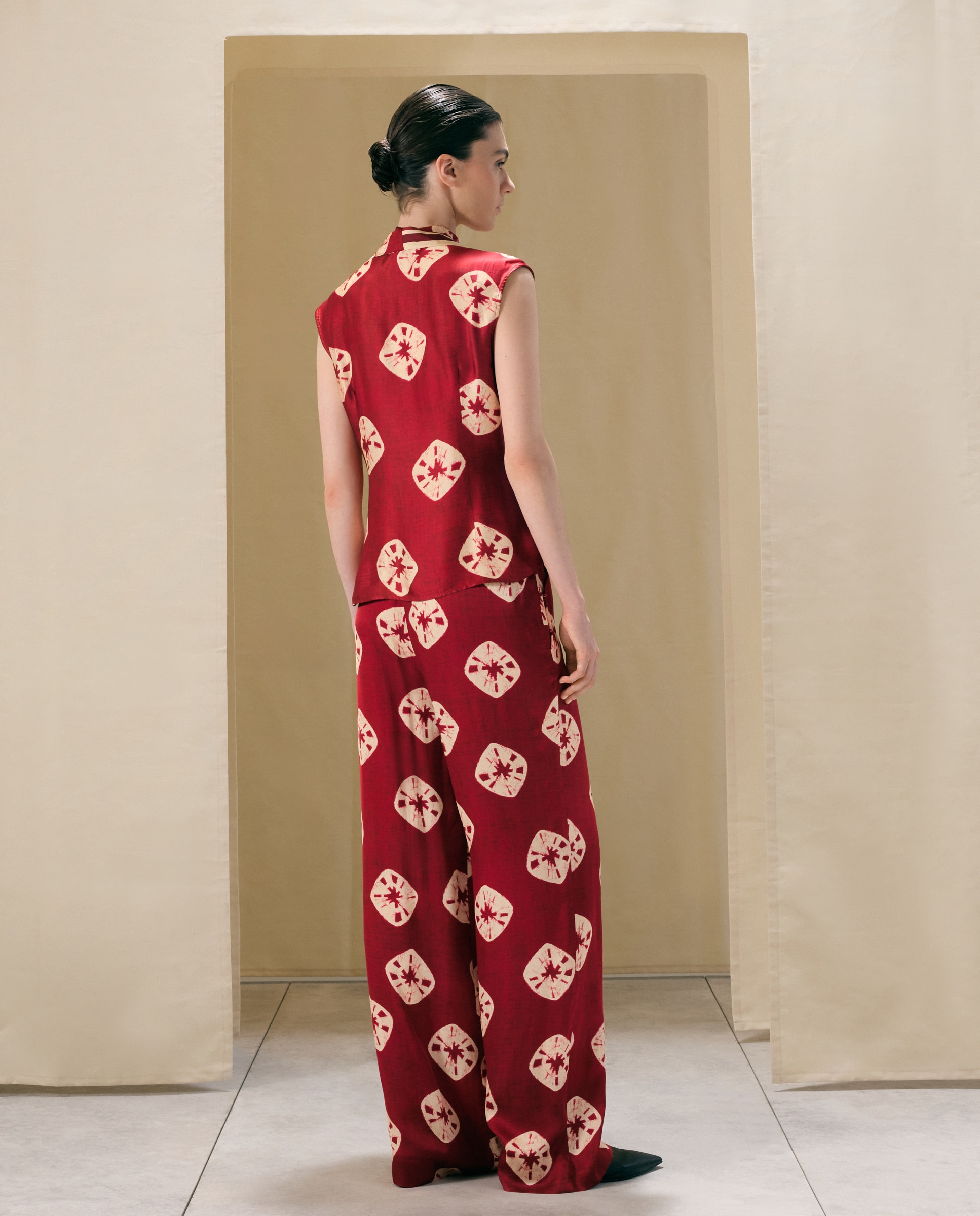 Pantalón pijamero de mujer print satén - Woman El Corte Inglés - Rojo Rojo-3