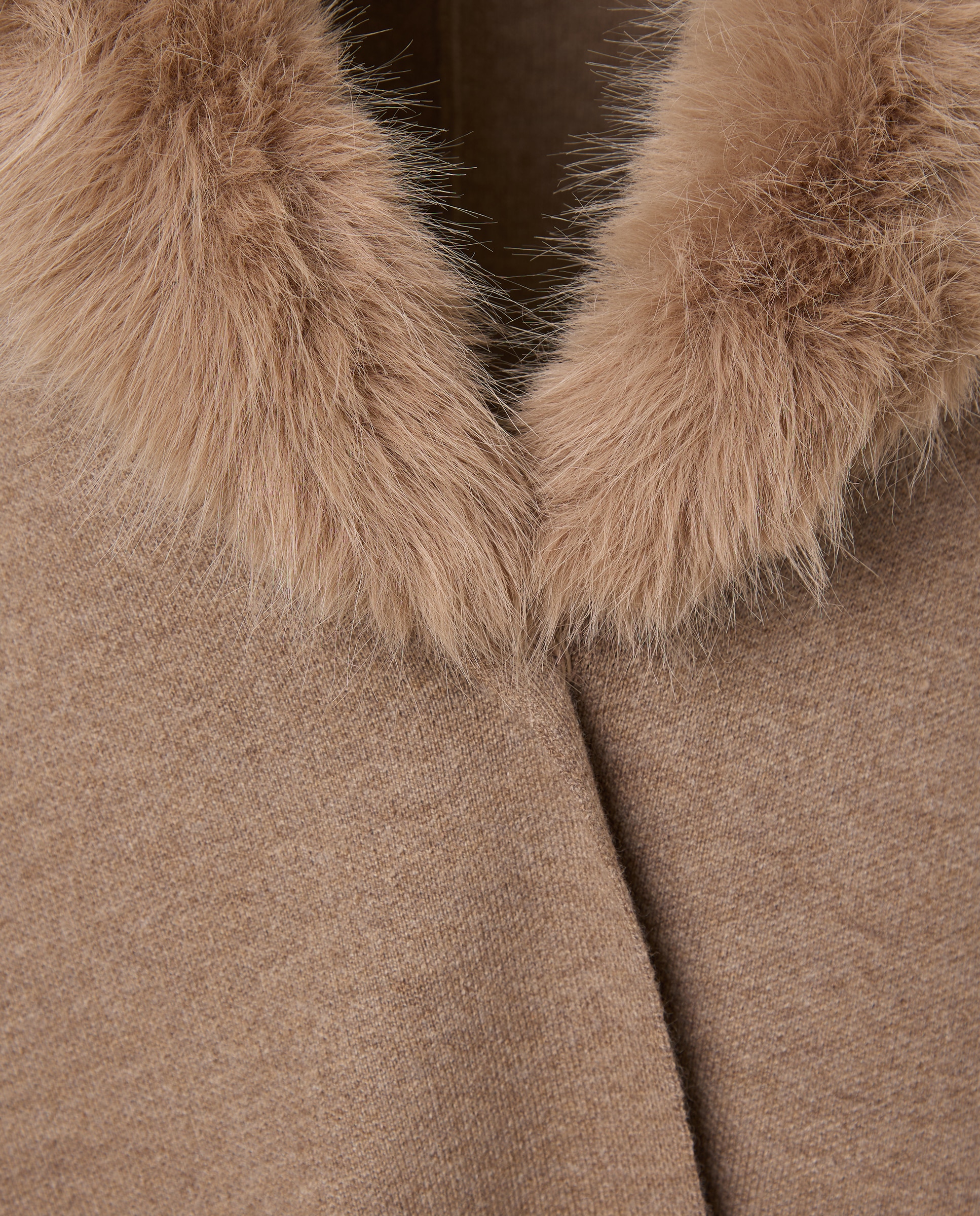 Capa Elaborada em Pelo Visom-Escuro-7