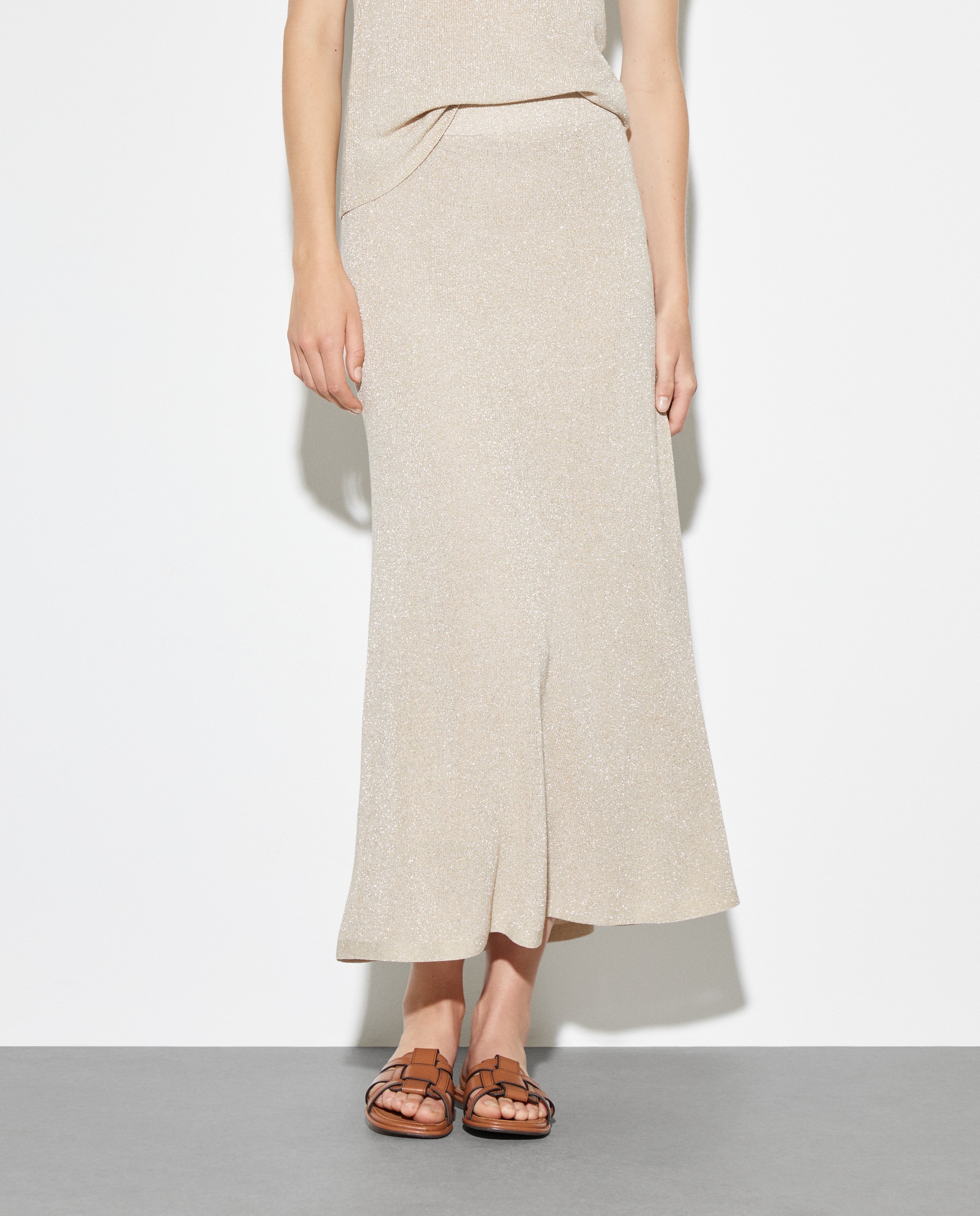 Saia Comprida Lisa Ouro-2