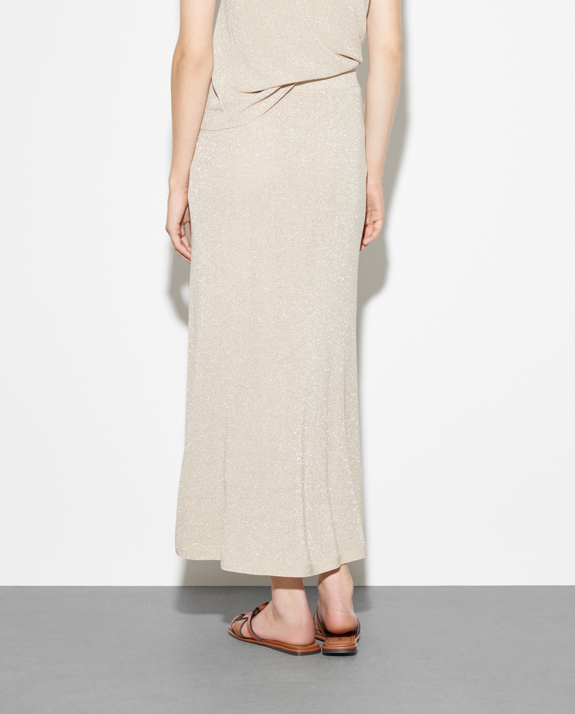 Saia Comprida Lisa Ouro-3