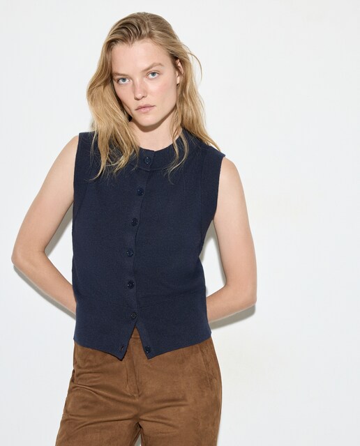 Imagen 0 de Chaleco de mujer corto abotonado