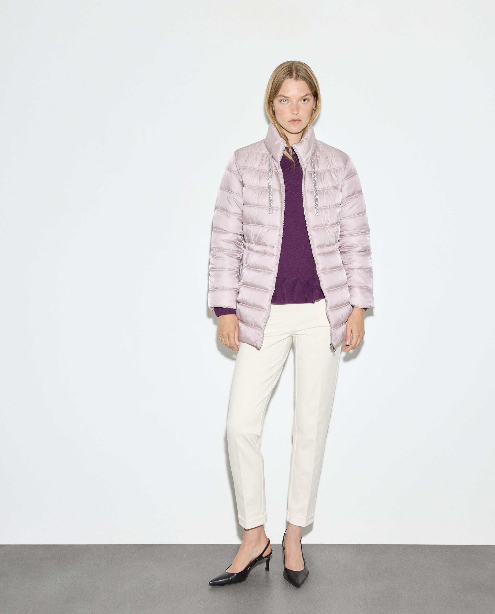 Sobretudo Liso com Detalhes de Joia. 200 Rosa-2