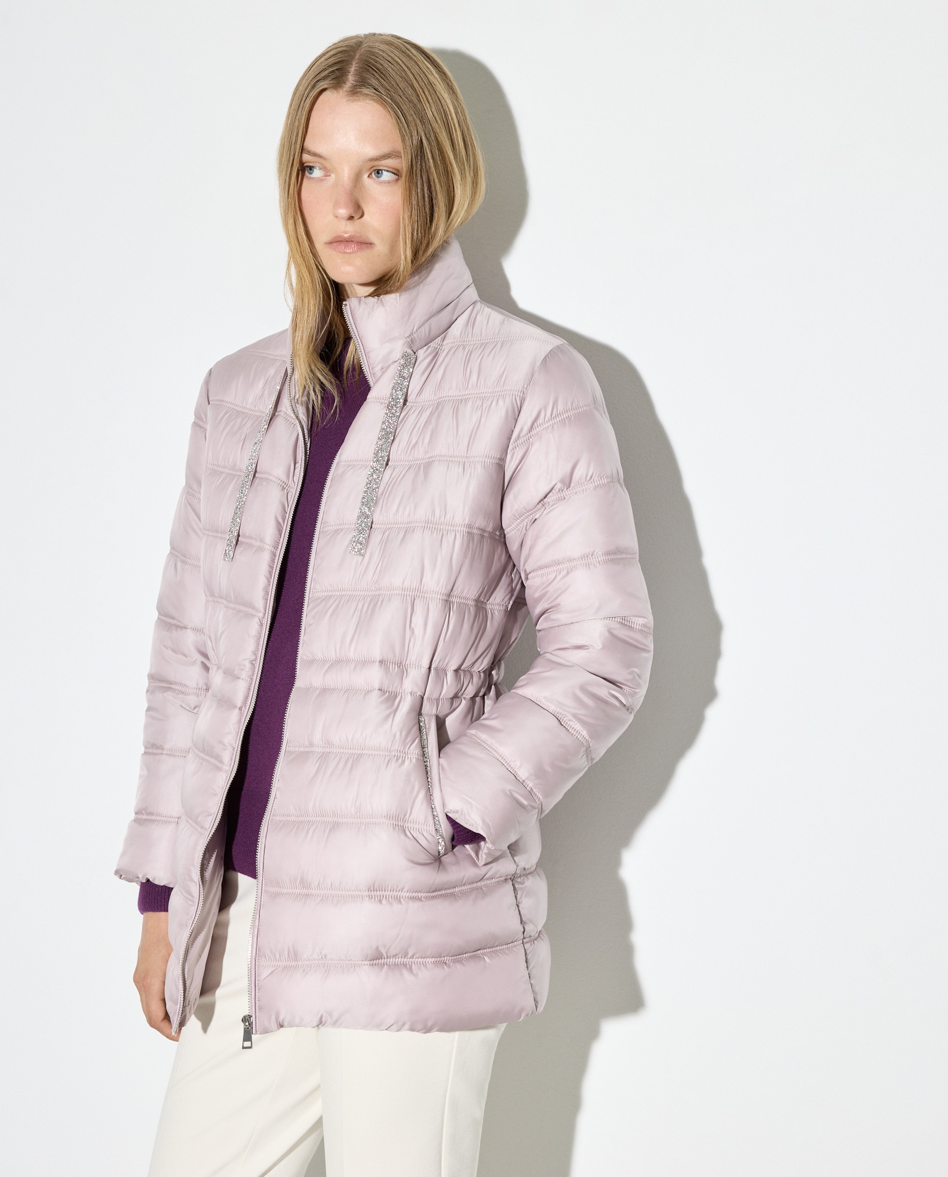 Sobretudo Liso com Detalhes de Joia. 200 Rosa-4