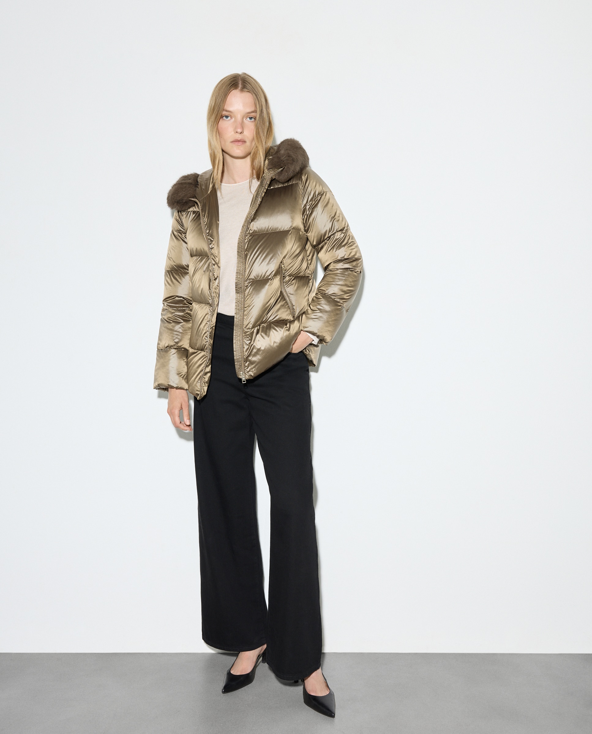 Sobretudo Curto Liso 391 Ouro Velho-1