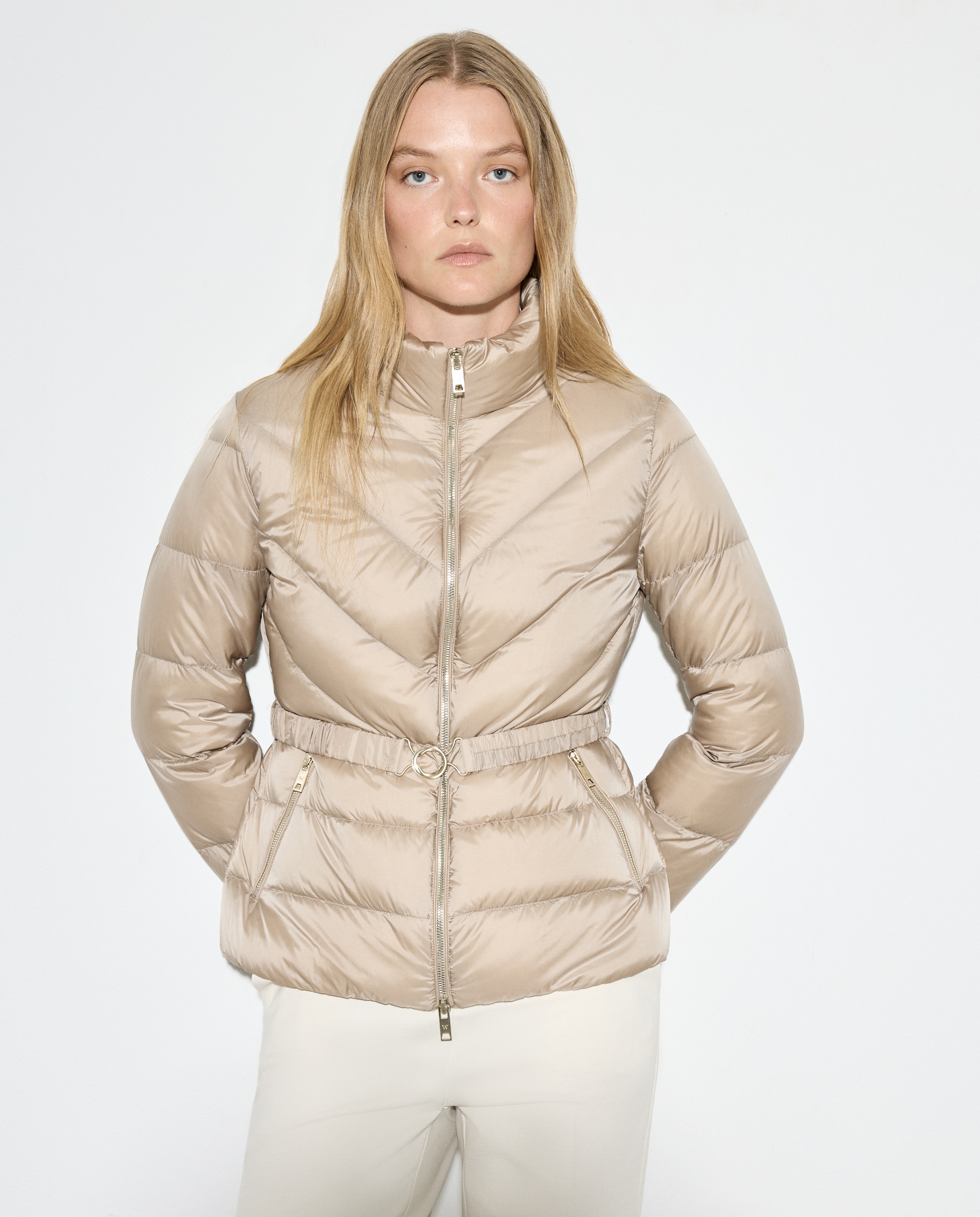 Blusão acolchoado curto liso de mulher Bege-1