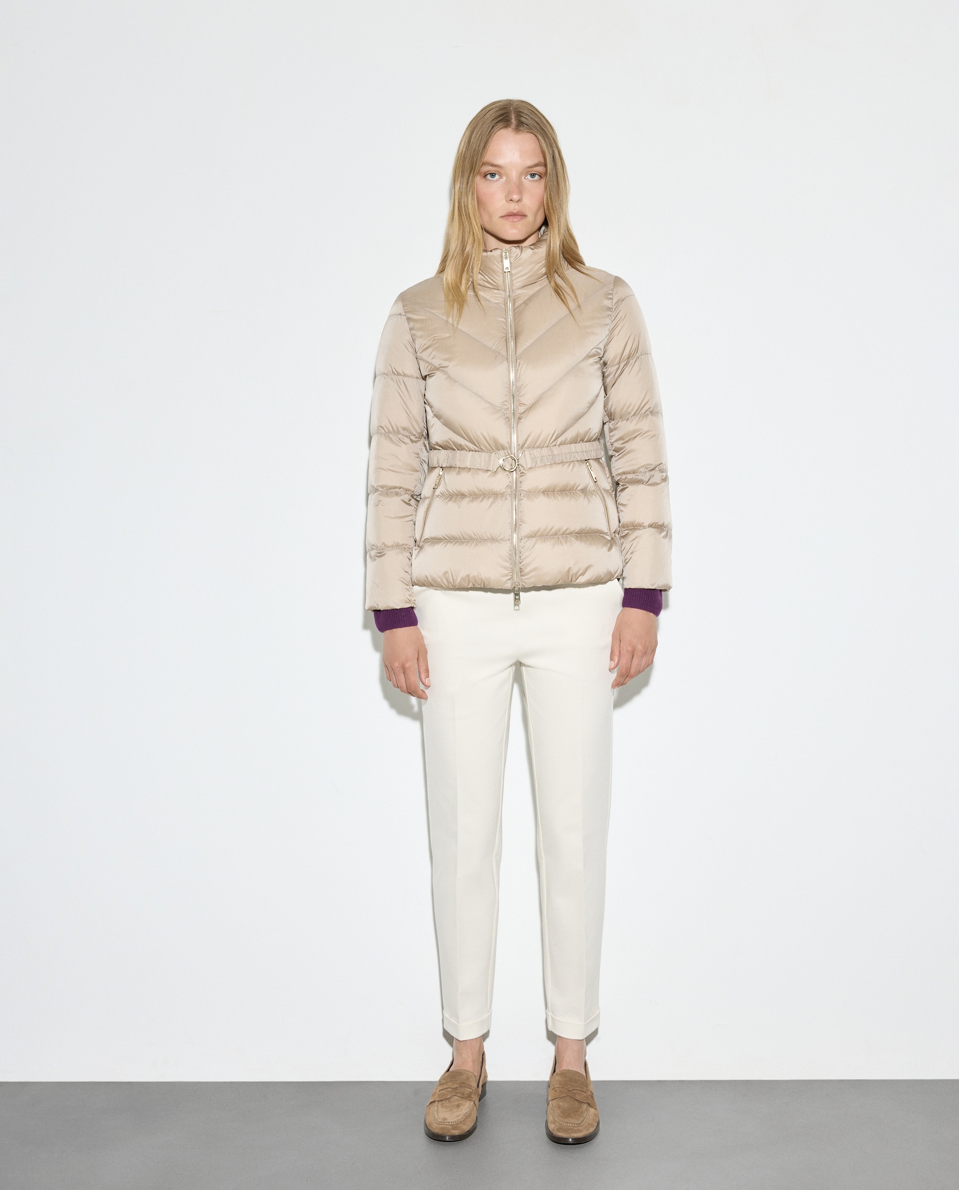 Blusão acolchoado curto liso de mulher Bege-2