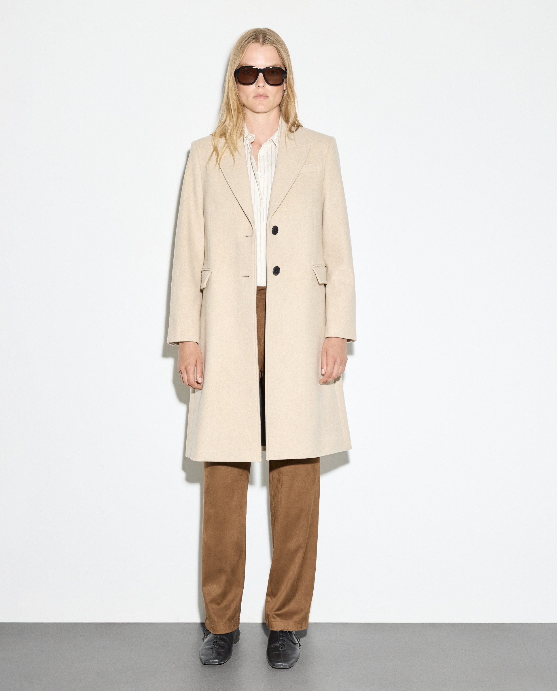 Sobretudo Comprido de Pano Liso 120 Cru-1