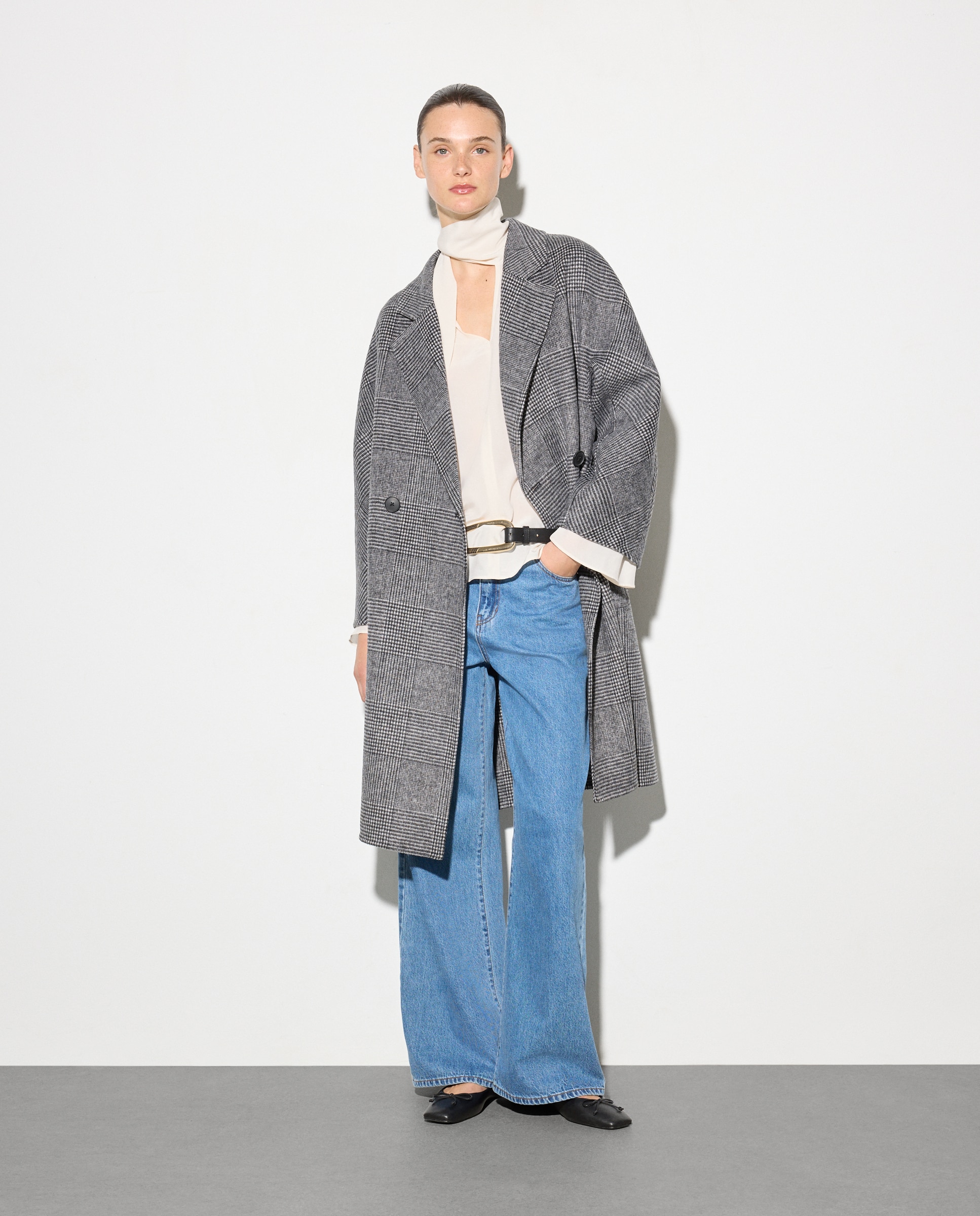 Sobretudo de Fantasia Comprido Preto-2