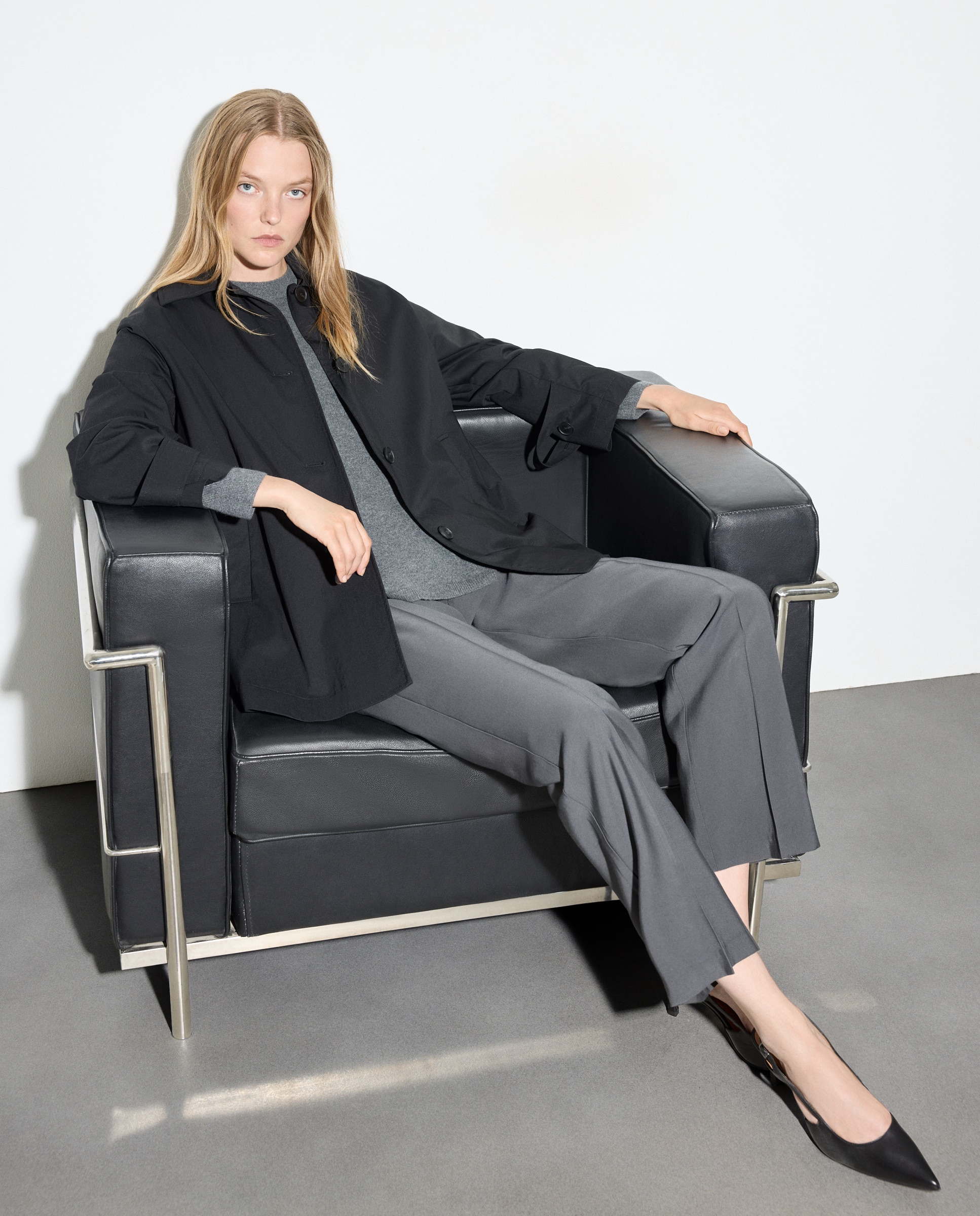 Impermeável Liso Comprido Preto-1