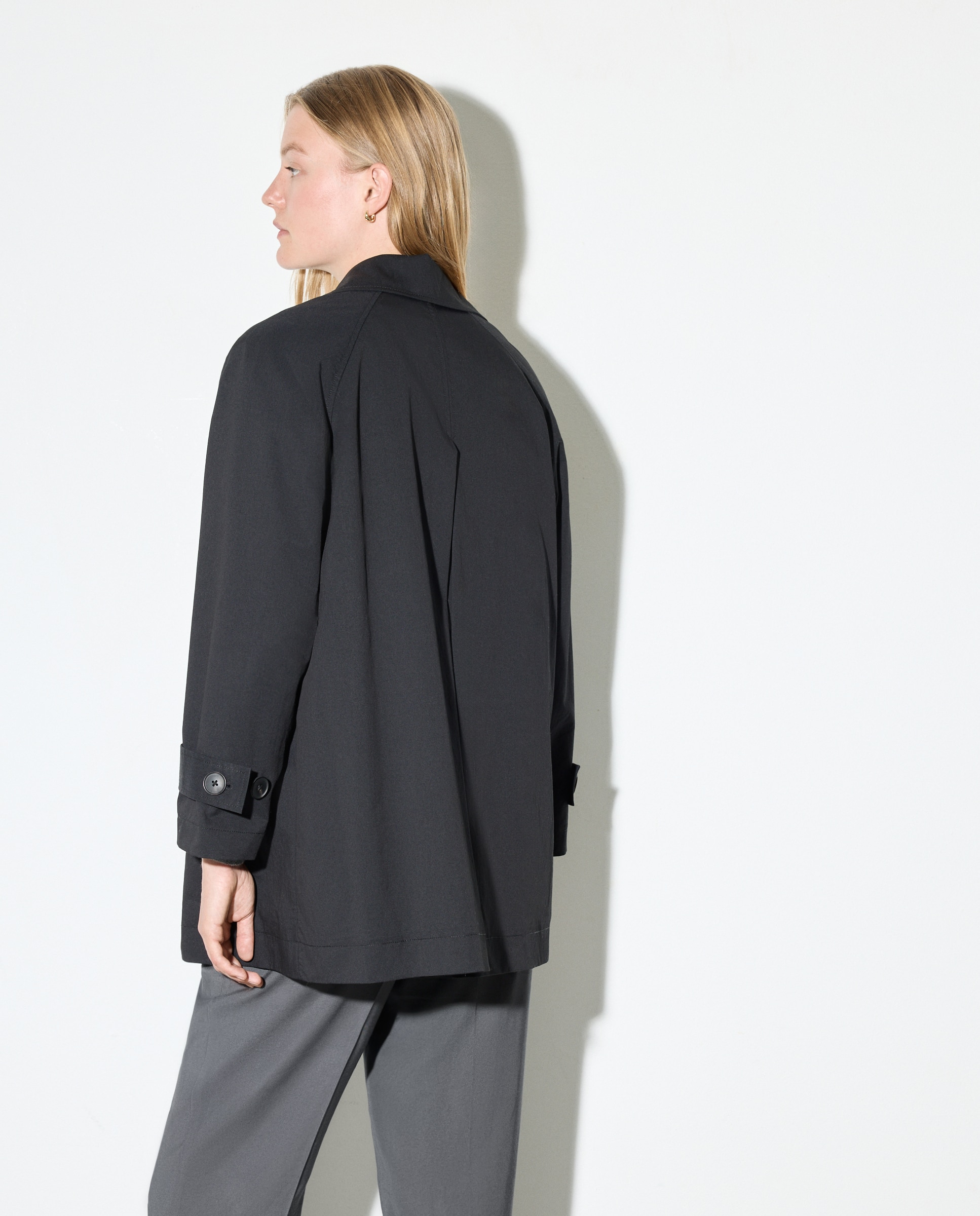 Impermeável Liso Comprido Preto-3