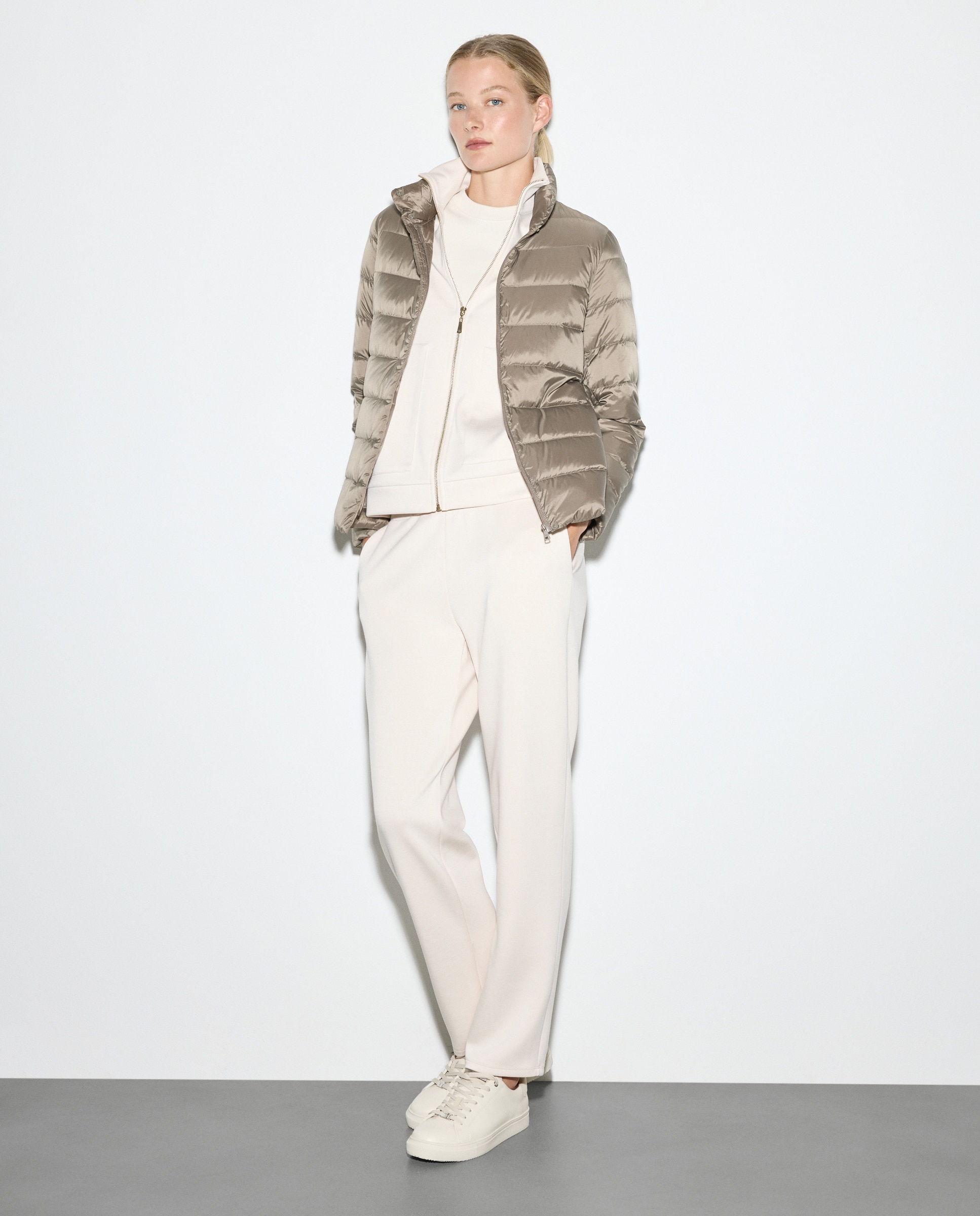 Imagem 0 de Blusão Acolchoado Liso Curto