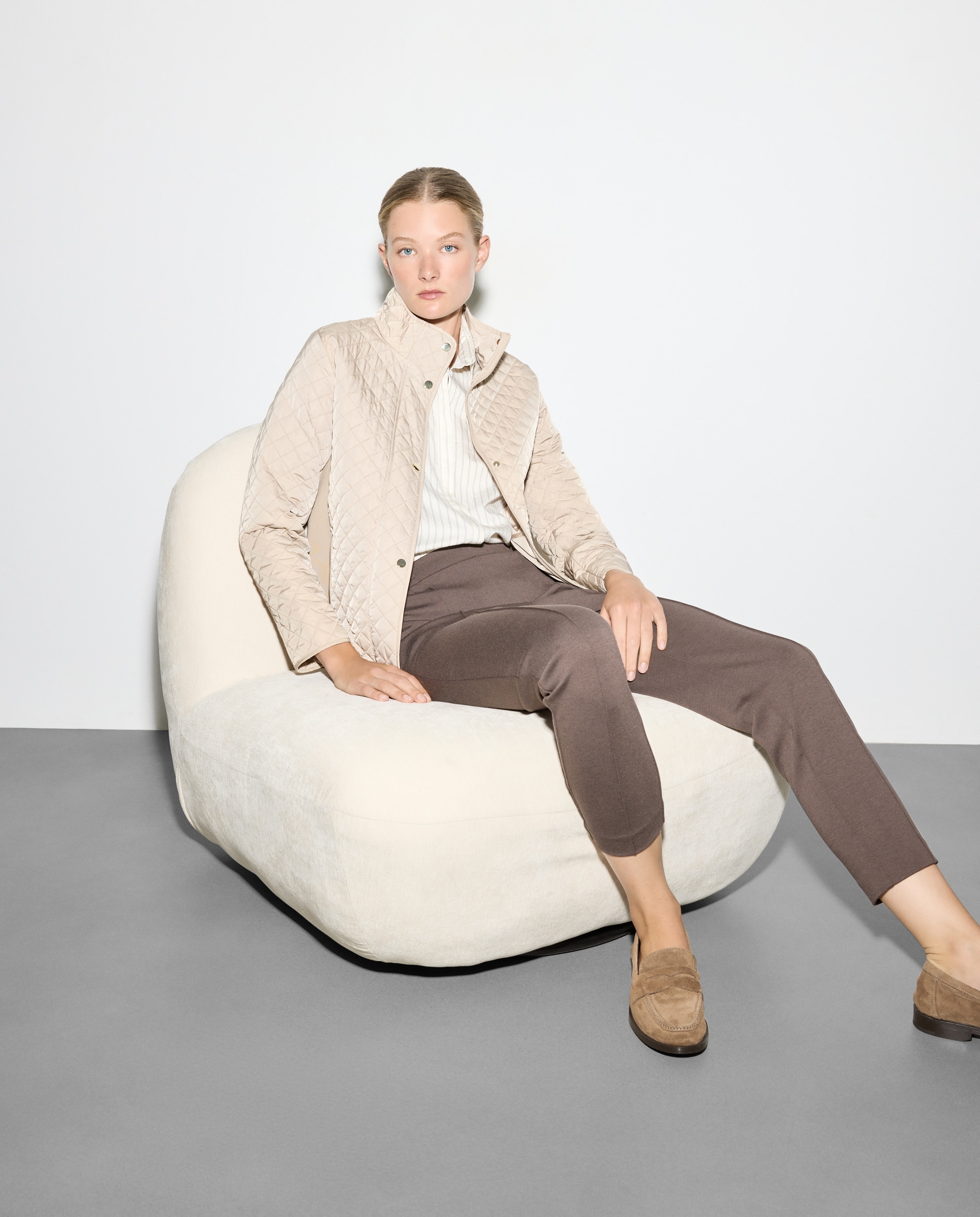 Imagem 0 de Blusão Acolchoado Liso Curto