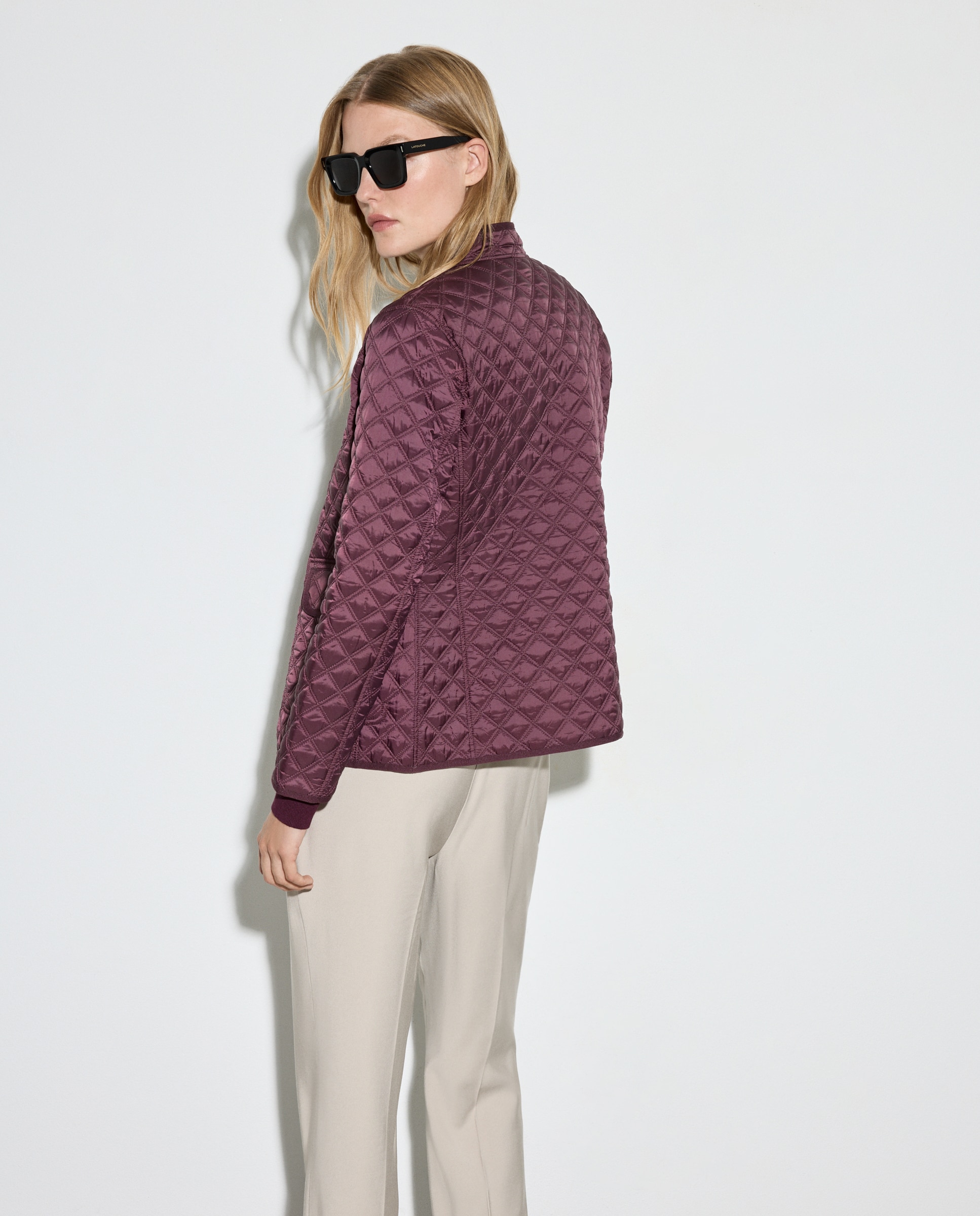 Blusão Acolchoado Liso Curto Bordeaux-3