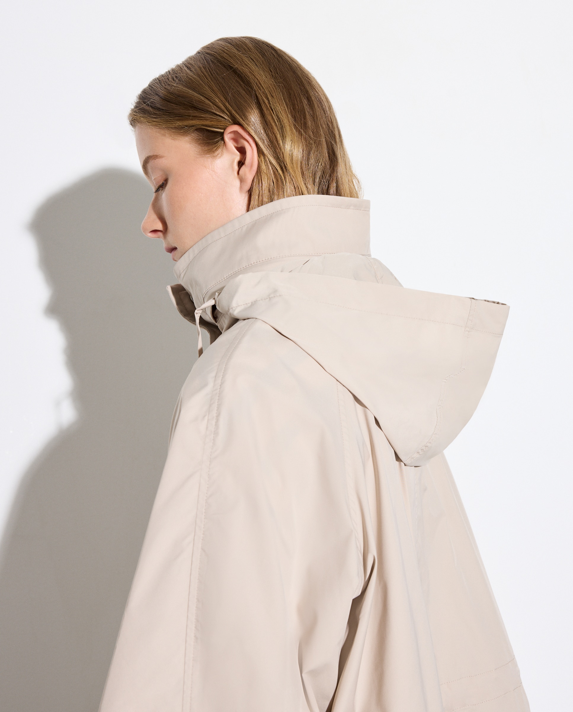 Capa de Chuva Lisa Curta Bege-4