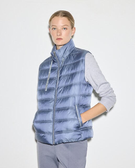 Imagem 0 de Colete Liso com Detalhes de Joia