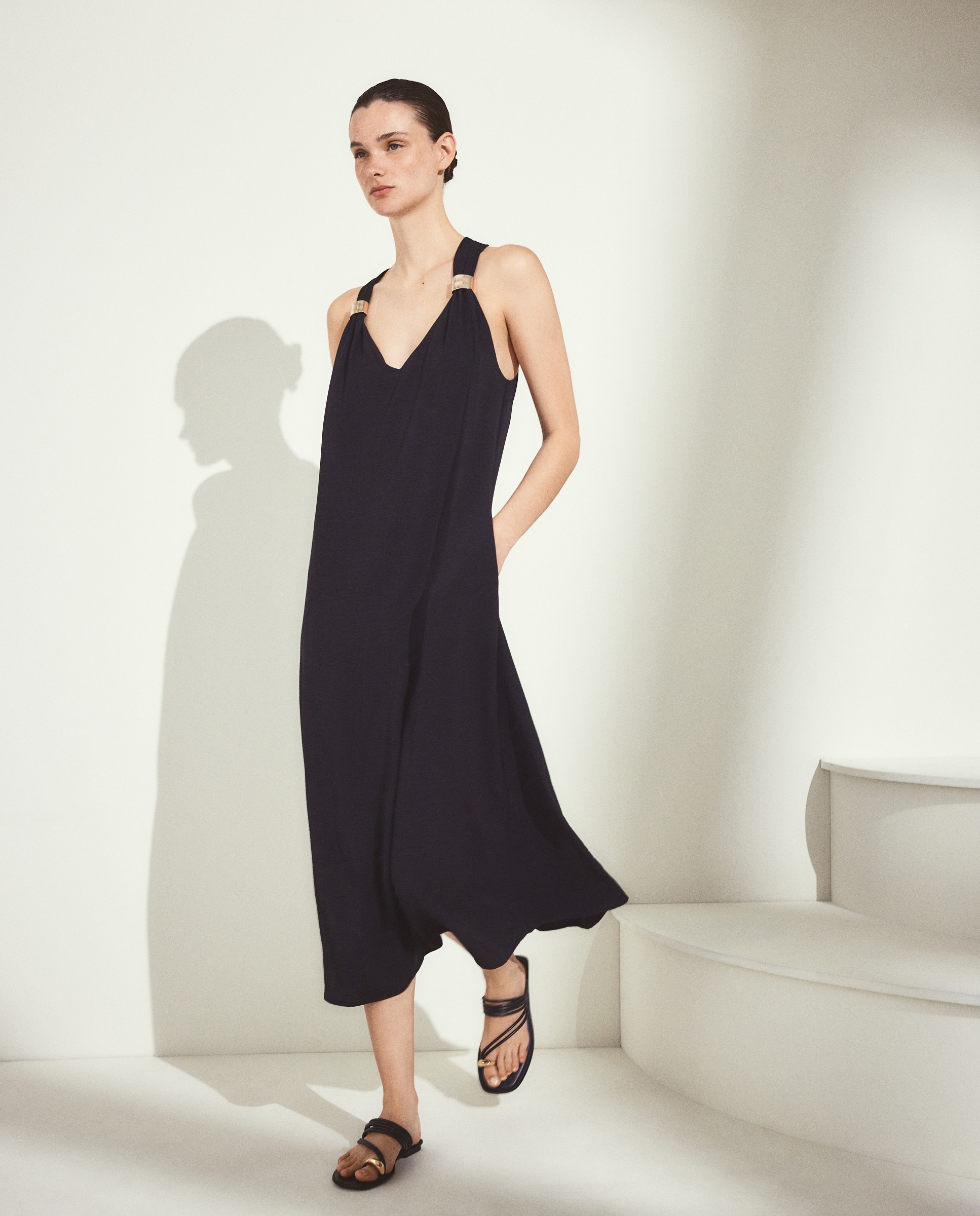 Vestido liso sem mangas Preto-1