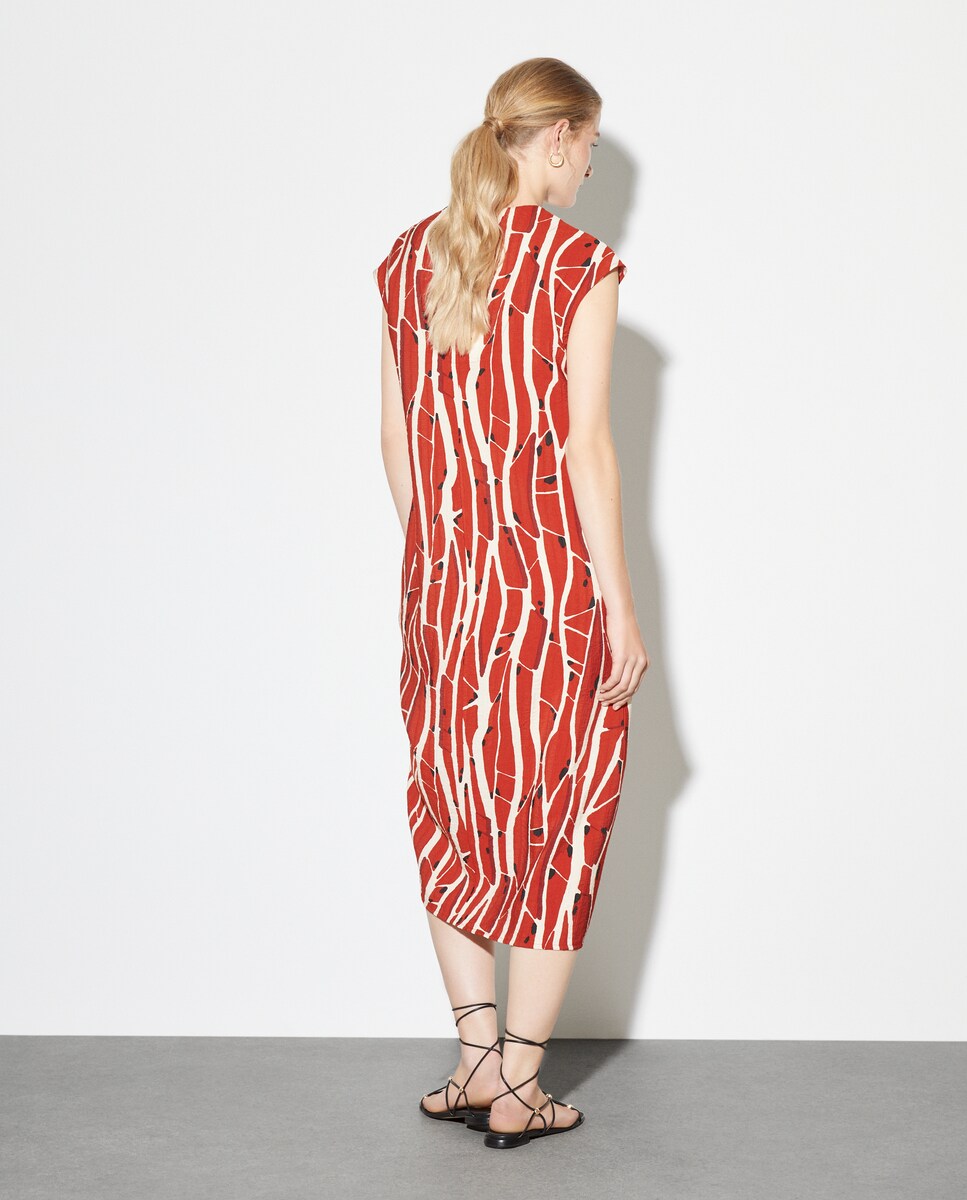 Vestido Comprido sem Mangas e com Decote em Bico Vermelho-3