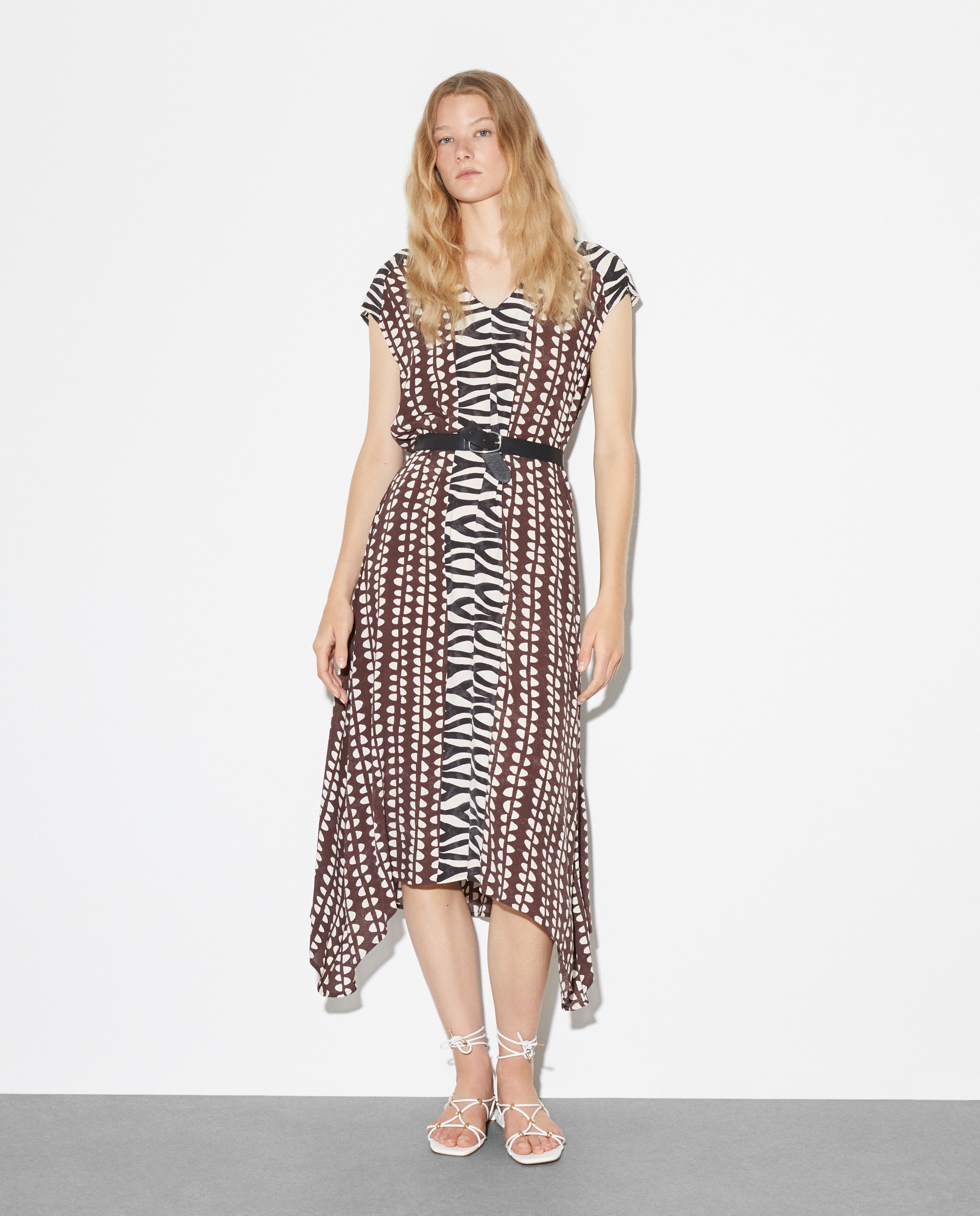 Vestido Comprido sem Mangas e com Estampado Preto-2