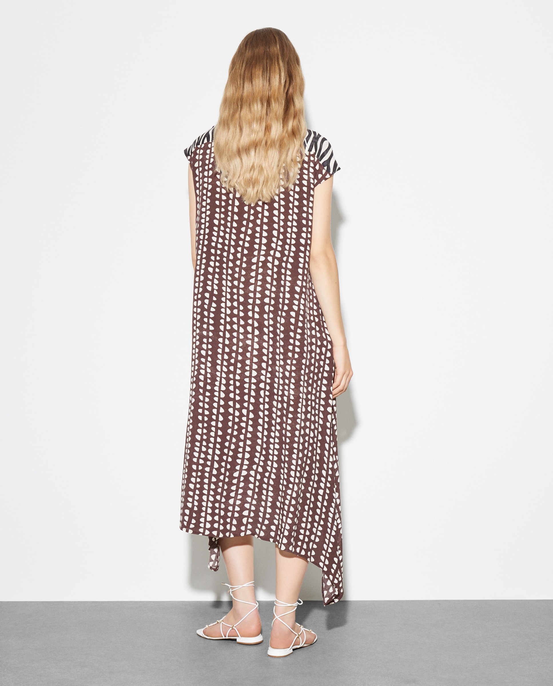 Vestido Comprido sem Mangas e com Estampado Preto-4