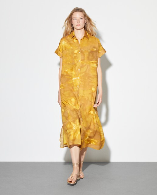 Imagen 0 de Vestido midi estampado de manga corta de mujer