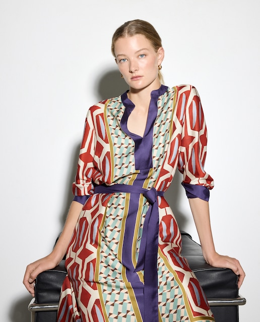 Imagen 0 de Vestido manga larga con estampado geométrico