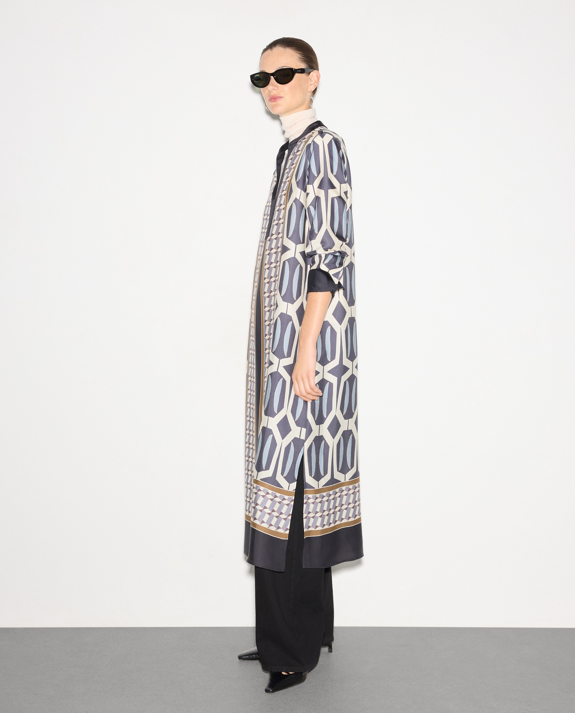 Vestido de Manga Comprida com Estampado Geométrico Preto-2