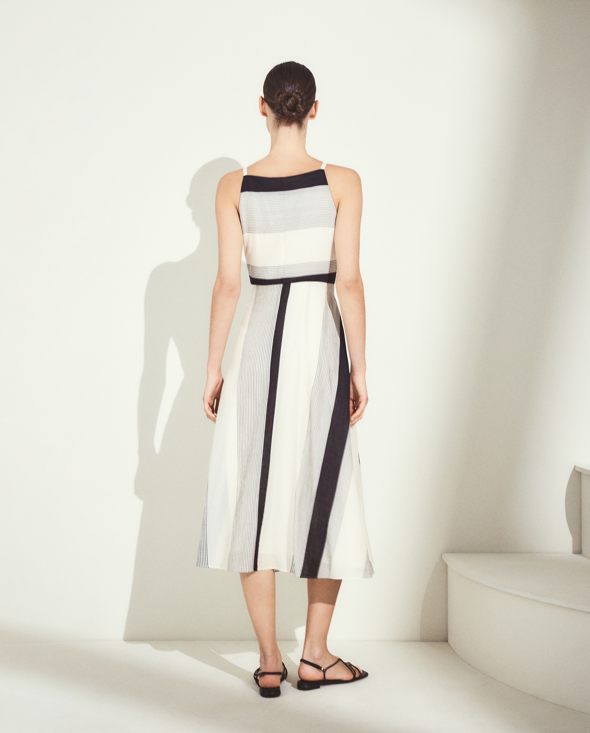 Vestido de Alças com Estampado Preto-3