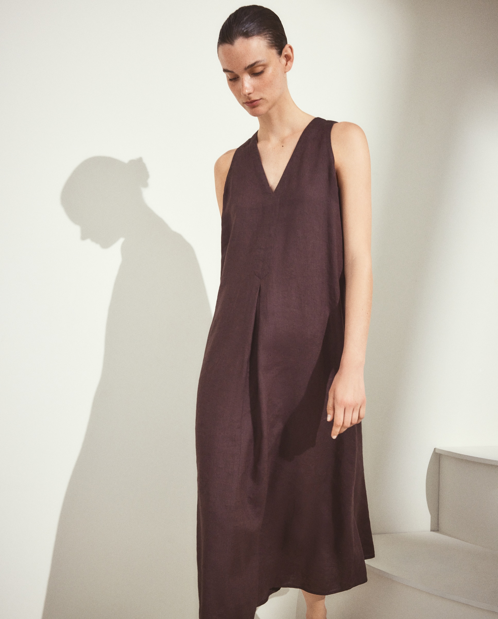 Vestido Comprido de Linho sem Mangas Chocolate-2