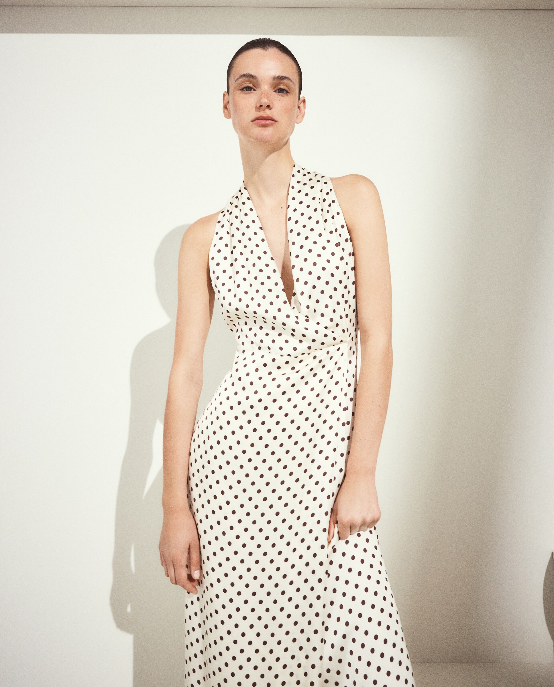 Vestido de Gola Halter com Estampado Branco-2