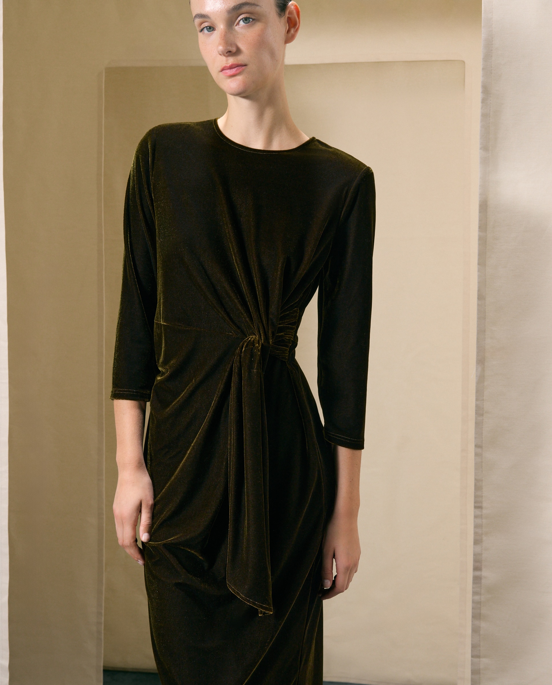Vestido terciopelo liso - Woman El Corte Inglés - Verde Verde-3