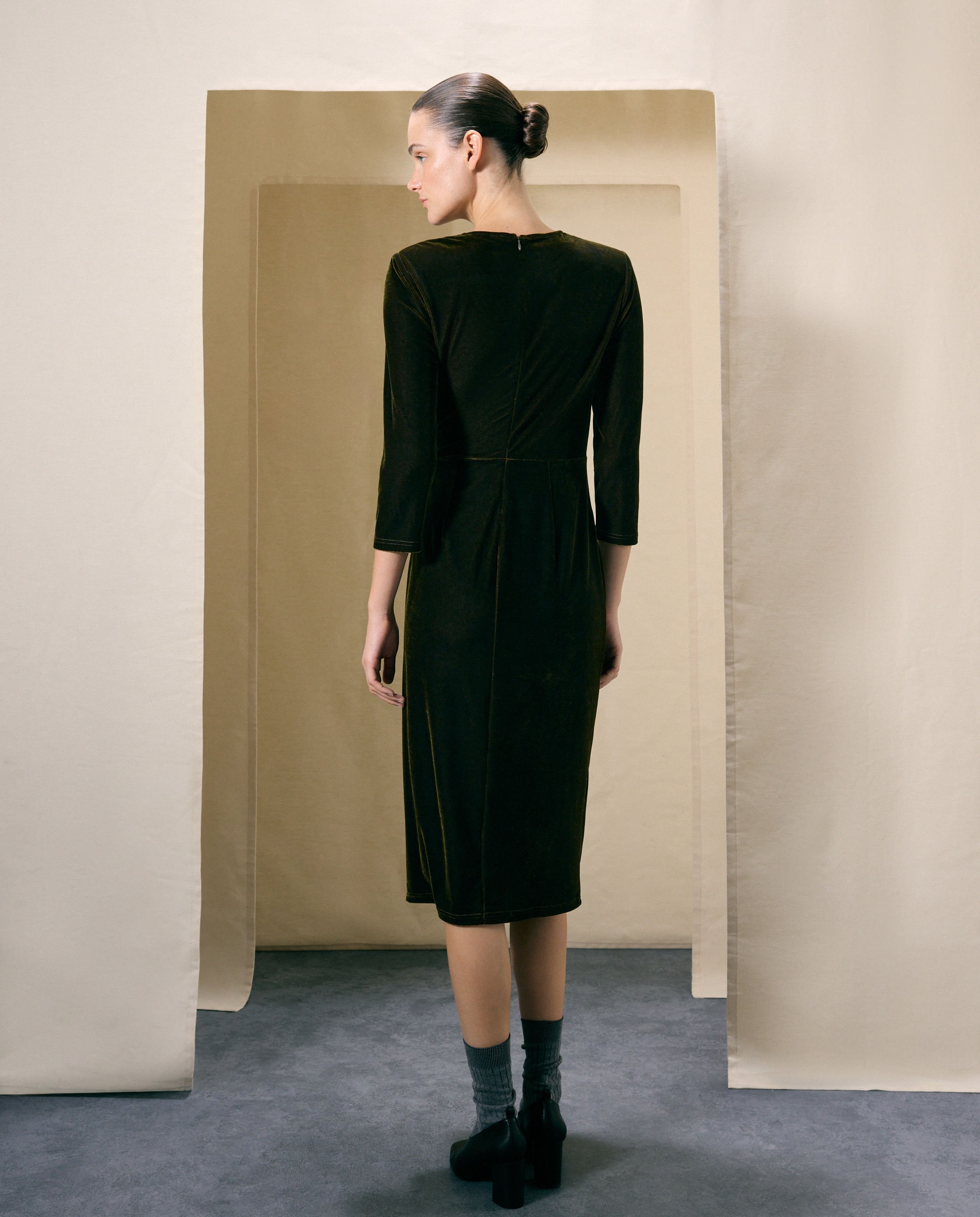 Vestido terciopelo liso - Woman El Corte Inglés - Verde Verde-4