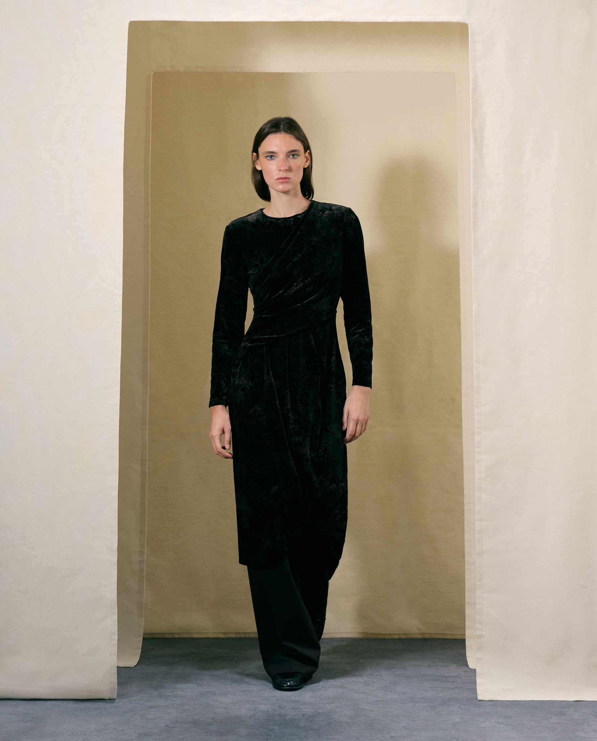 Vestido terciopelo drapeado - Woman El Corte Inglés - Negro Negro-1