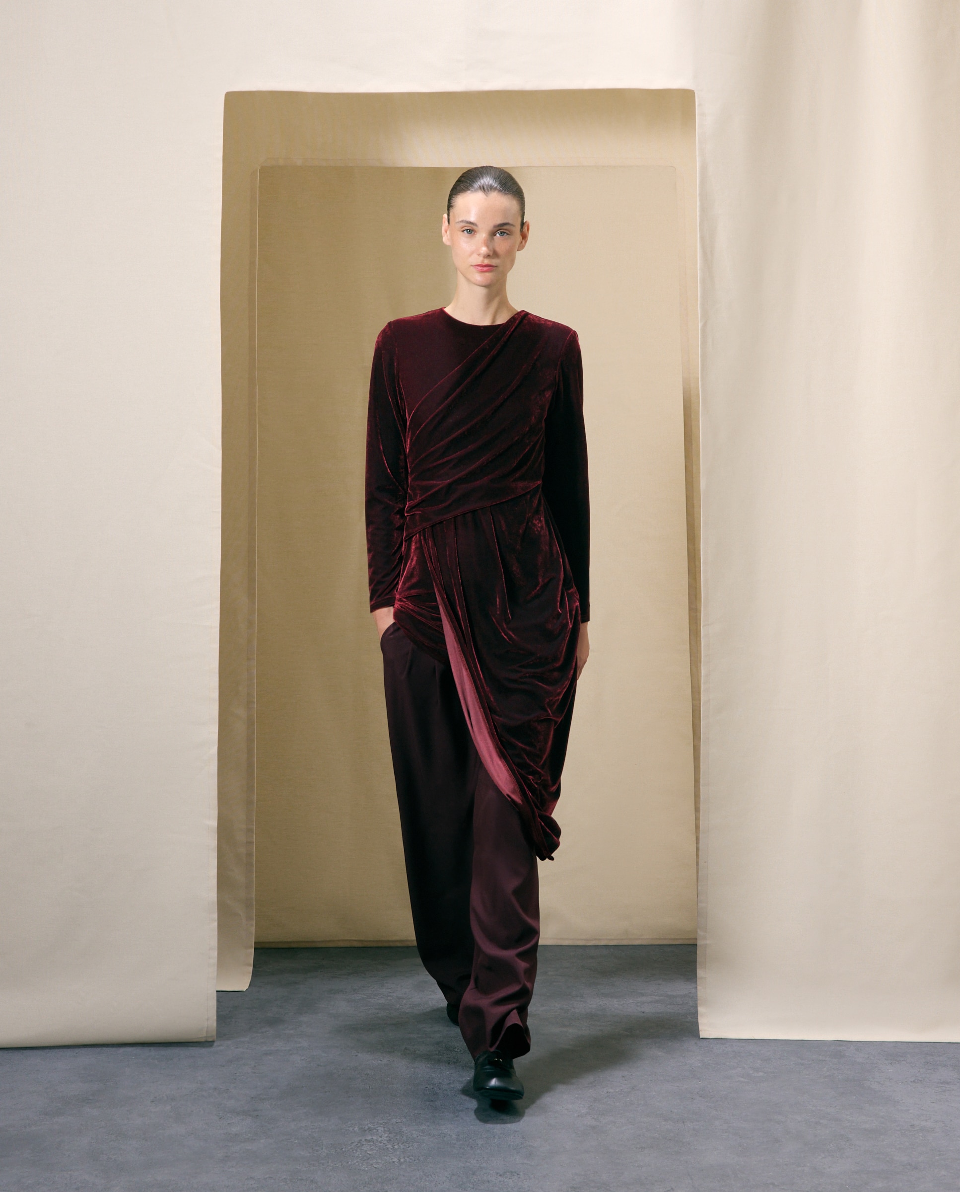 Vestido terciopelo drapeado - Woman El Corte Inglés - Burdeos Burdeos-1