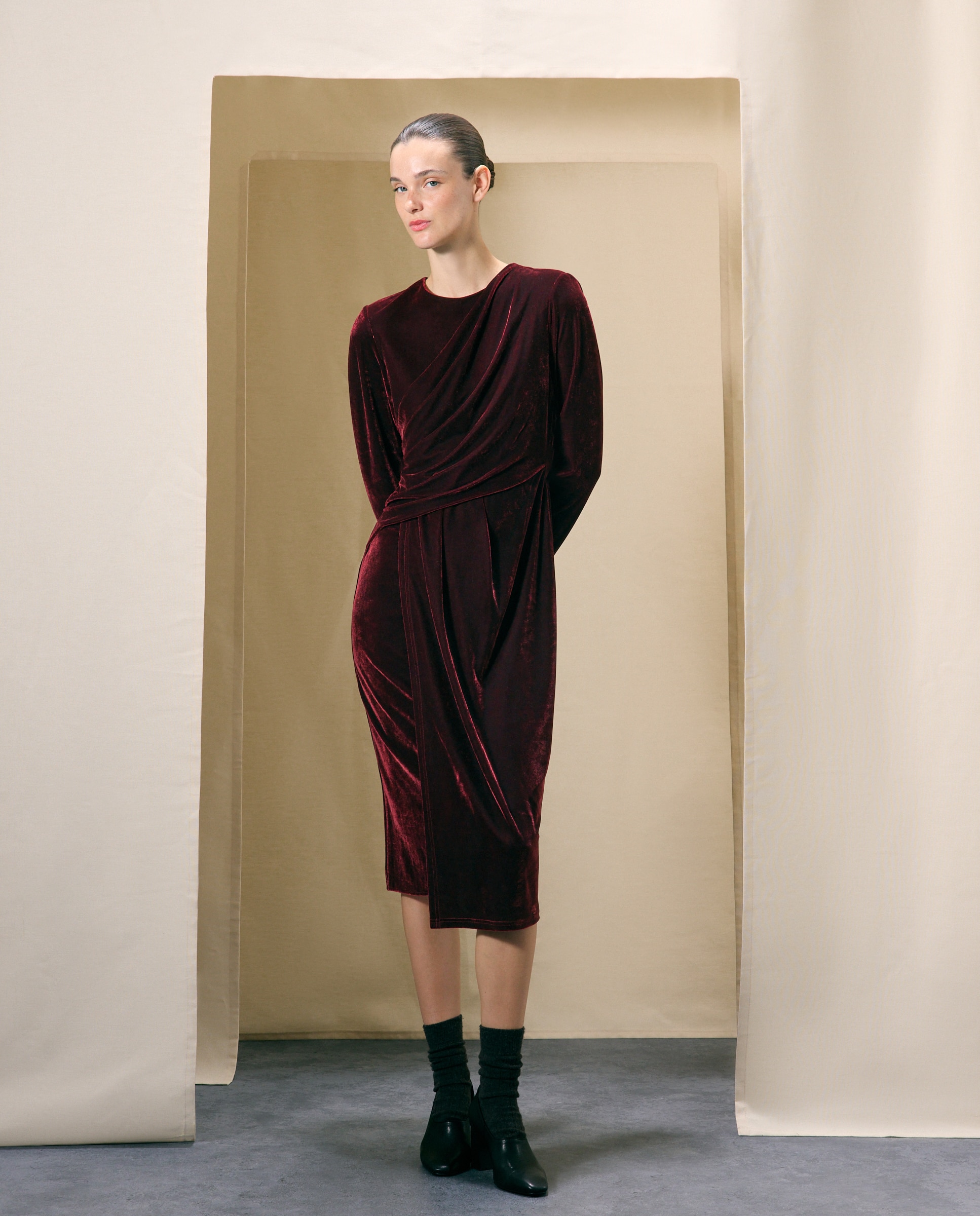 Vestido terciopelo drapeado - Woman El Corte Inglés - Burdeos Burdeos-2
