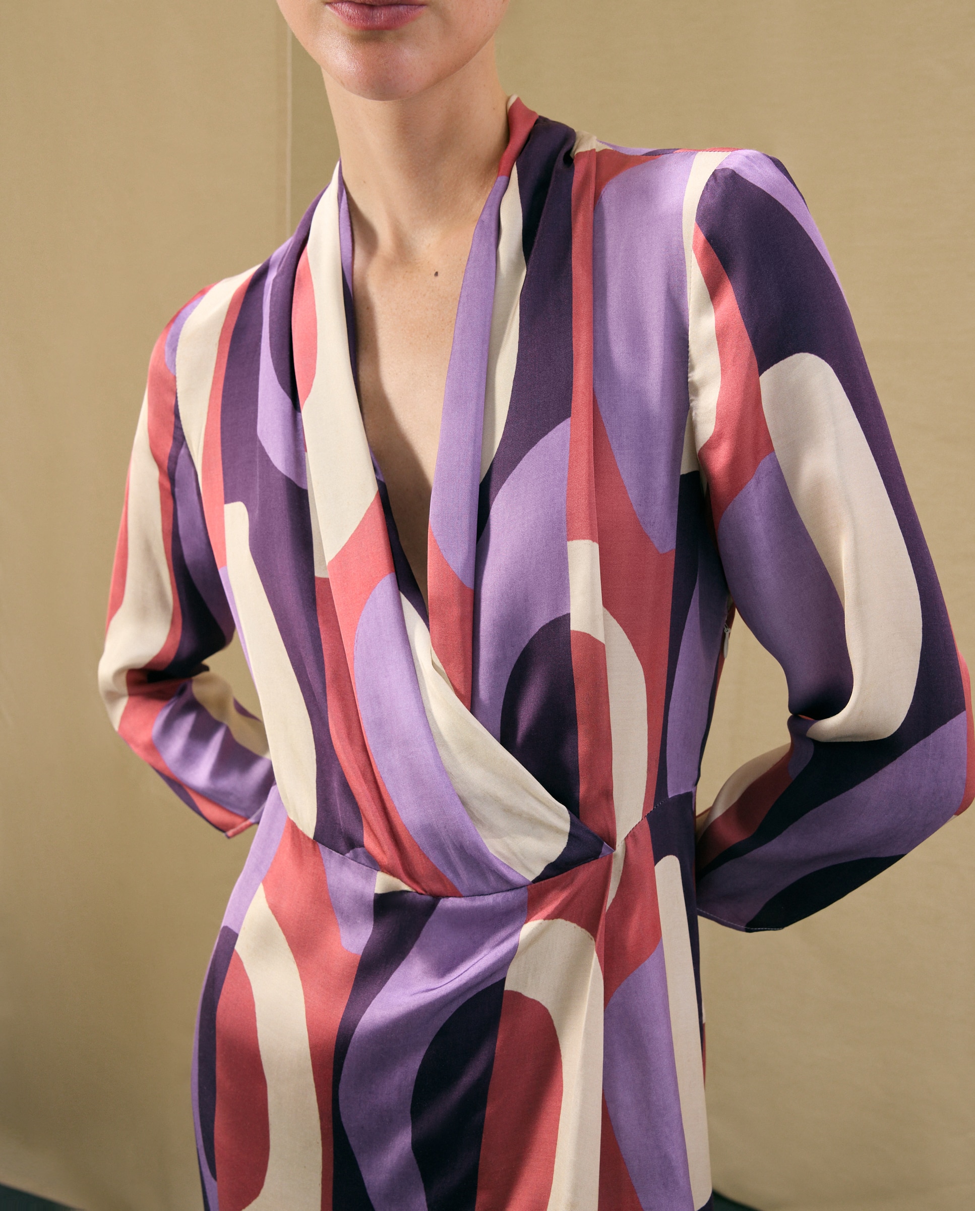 Imagen 4 de Vestido estampado posicional óvalos - Woman El Corte Inglés - Rosa Rosa