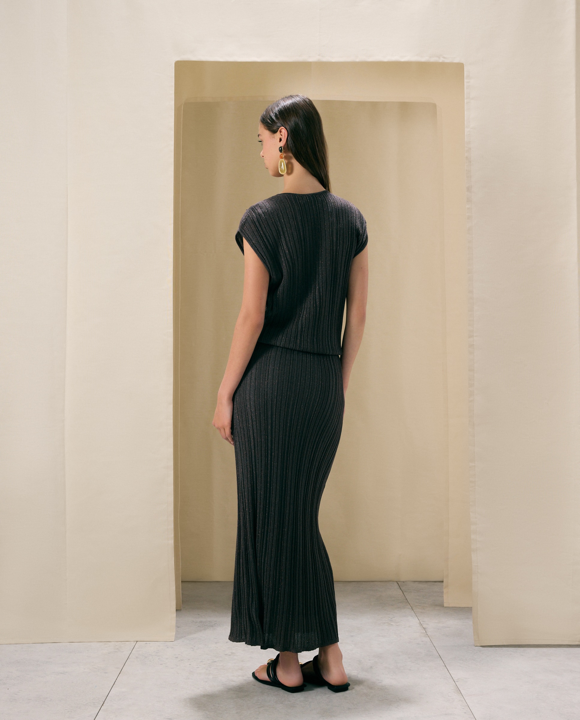 Vestido Comprido de Malha de Fio Metalizado com Plissado Cruzado Chocolate-3