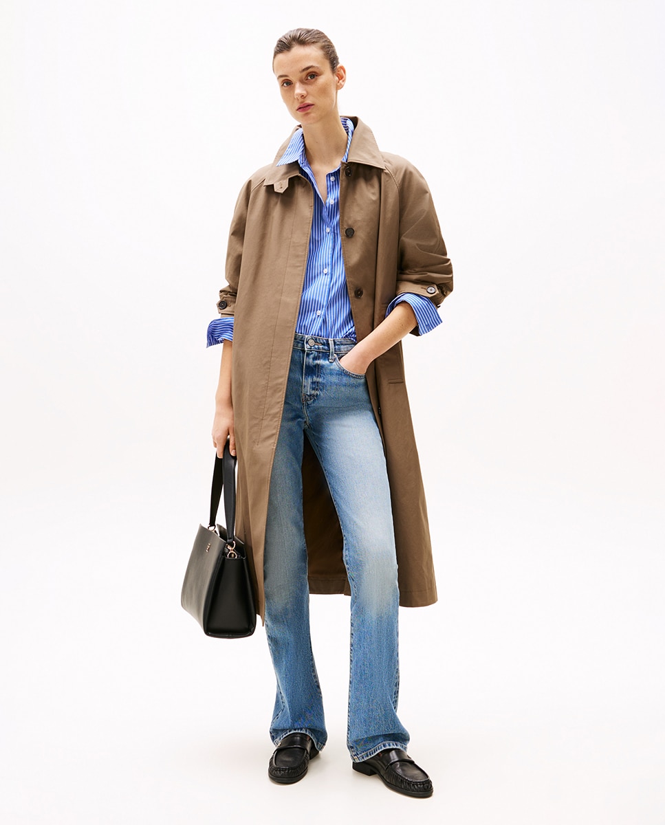 Imagem 0 de Jeans Bootcut com Cintura Regular