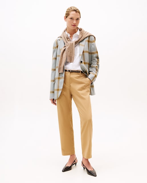 Imagen 0 de Pantalón chino de mujer slim fit y corte recto