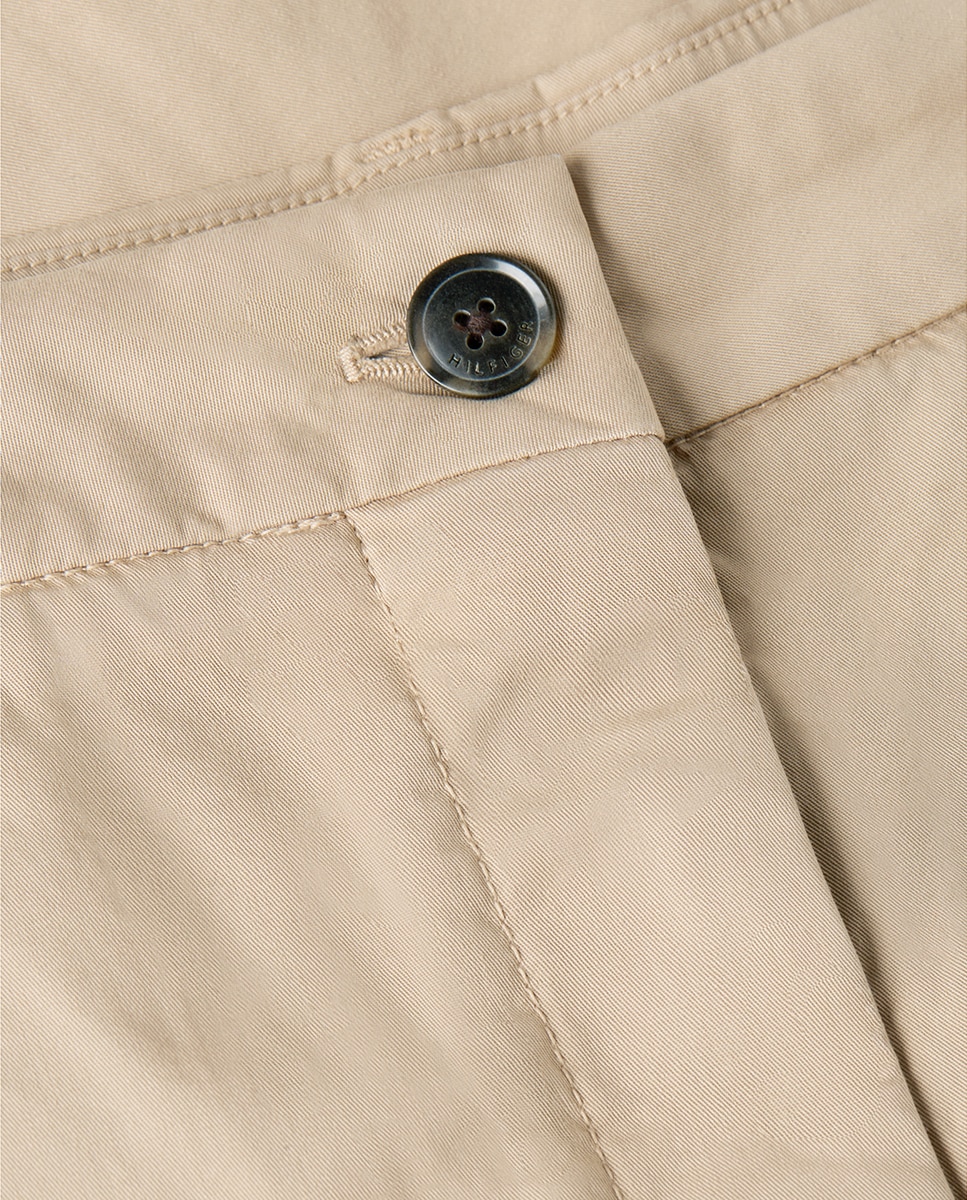 Bermudas Chino de Cintura Média e Corte Regular Bege-3
