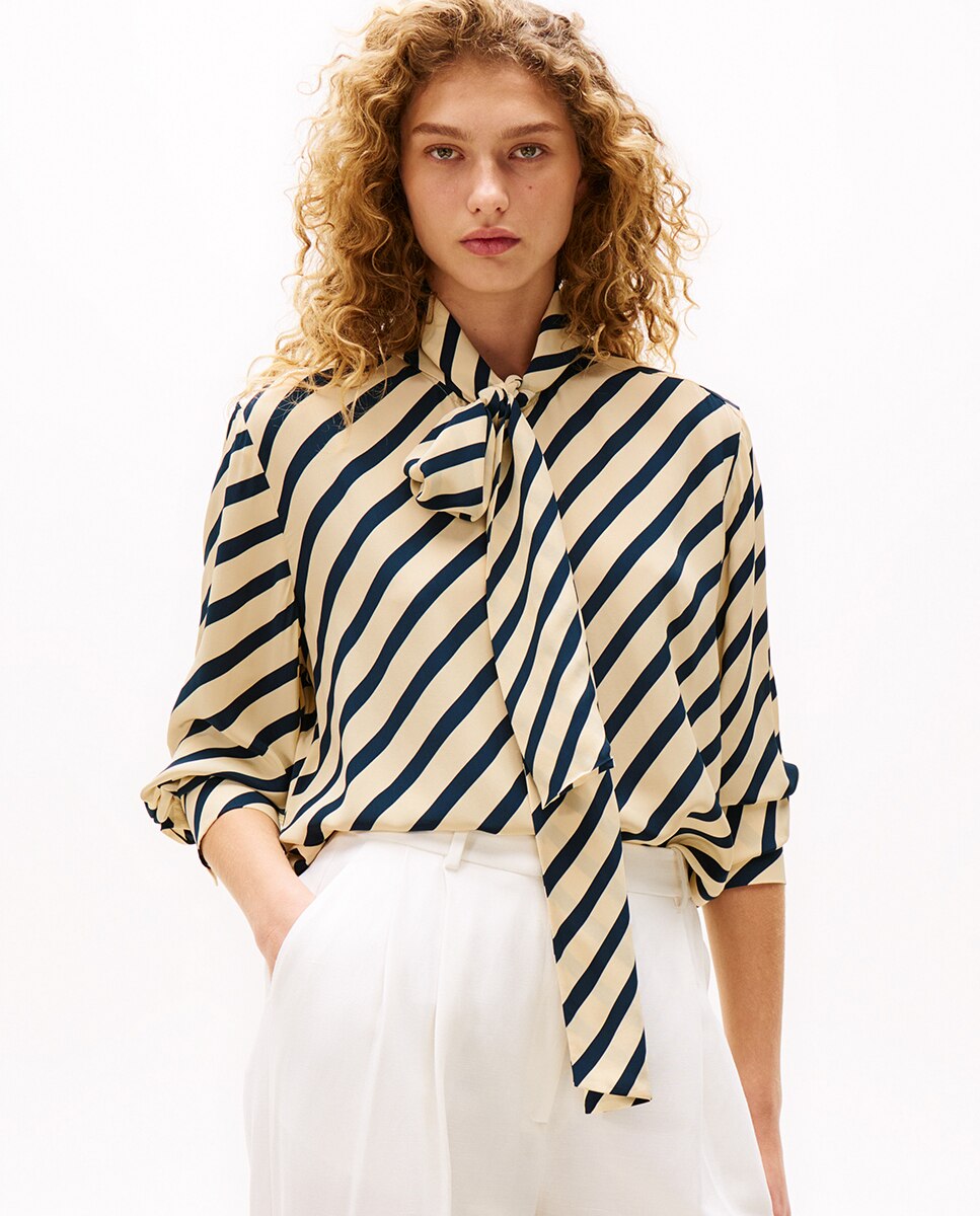 TH X SRG Blusa Fluida Azul-1