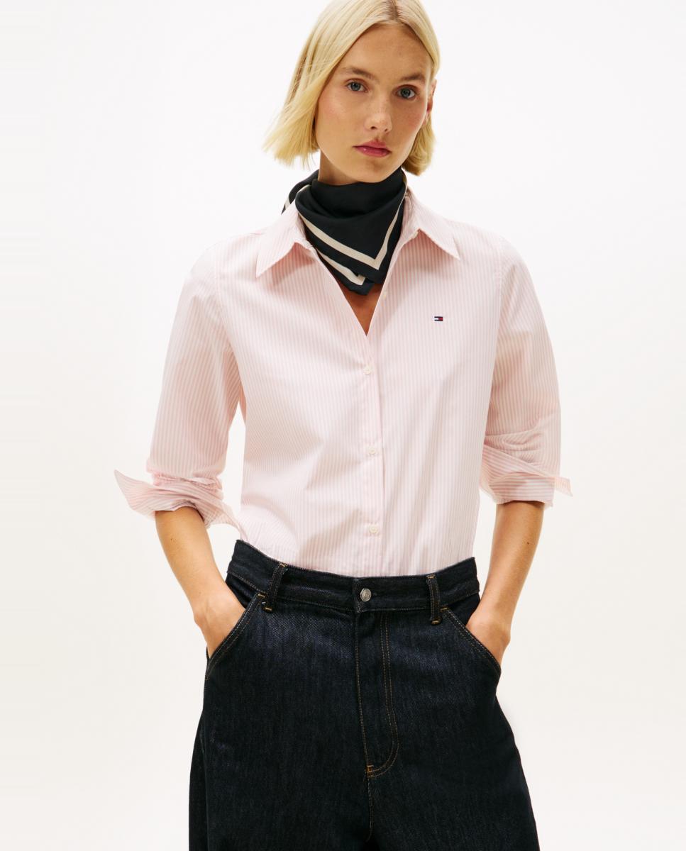 Camisa às Riscas de Silhueta Clássica Rosa-1