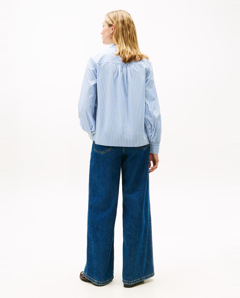 Blusa às Riscas com Decote em Bico Azul-claro-3