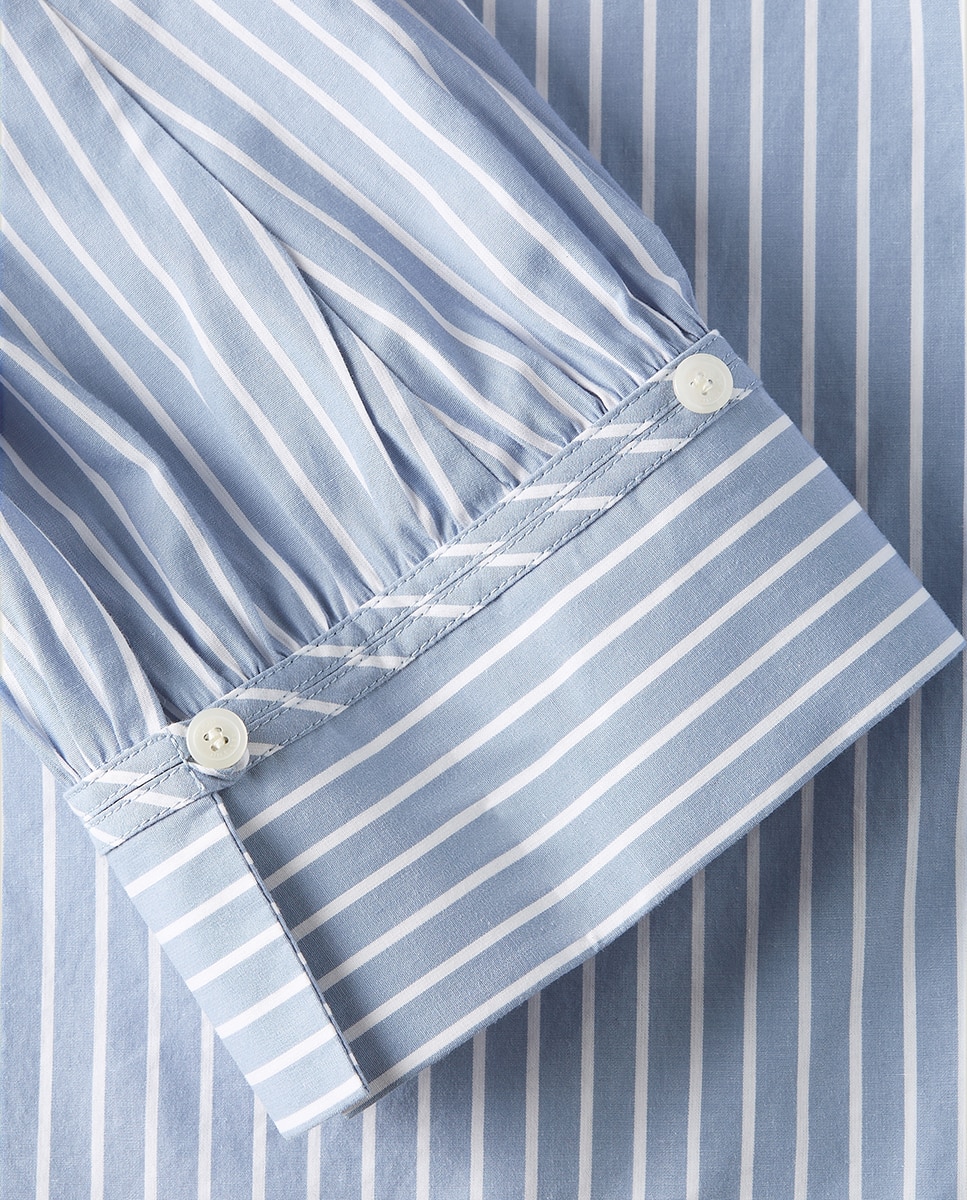Blusa às Riscas com Decote em Bico Azul-claro-6