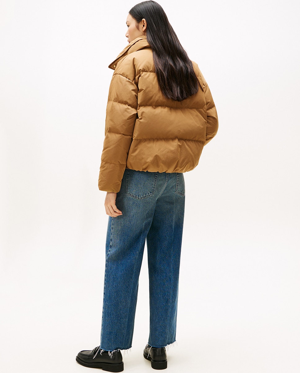 Blusão acolchoado curto de mulher com gola alta Camel-2