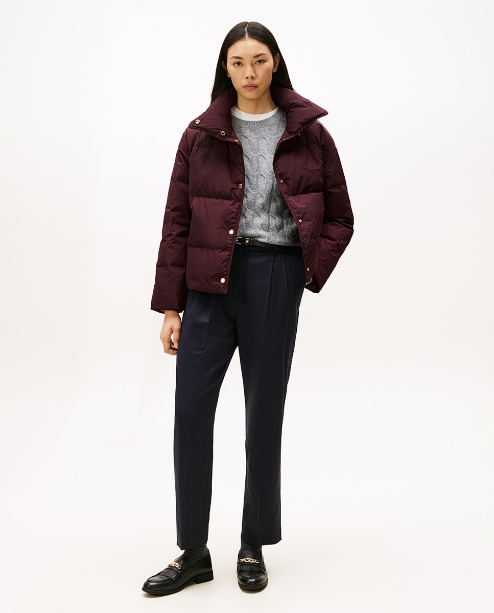 Blusão acolchoado curto de mulher com gola alta Bordeaux-1