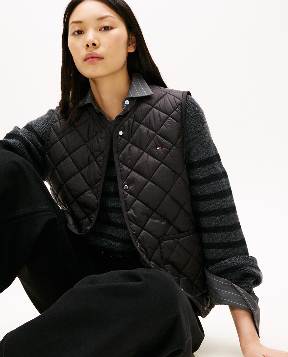 Colete Acolchoado com Decote Redondo Preto-3